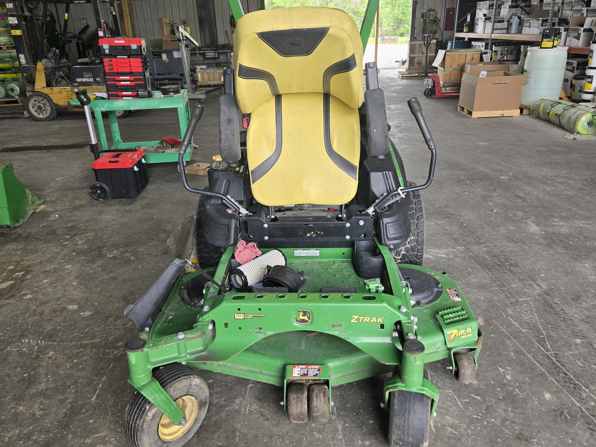 2021 John Deere Z930R Image