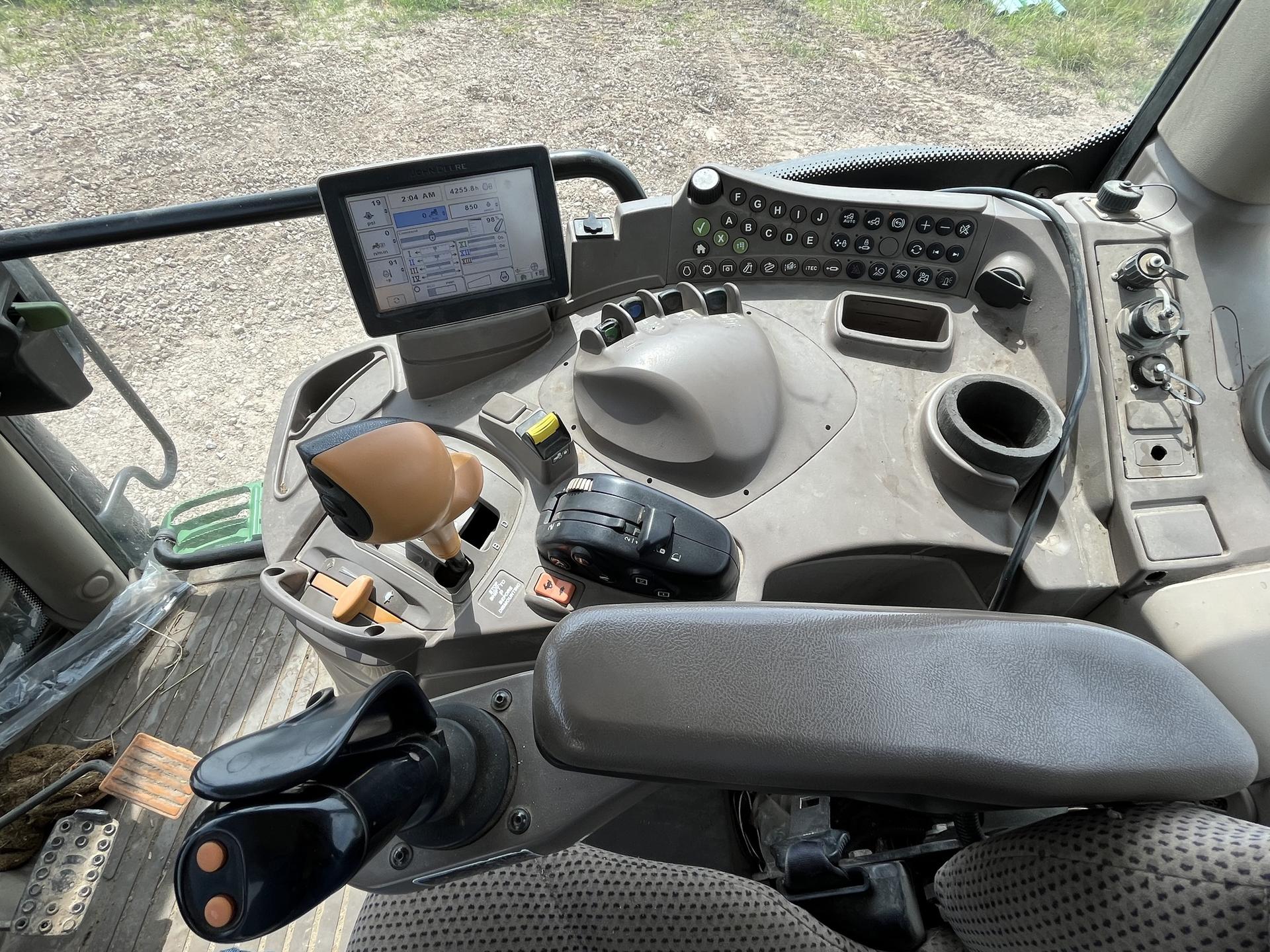 2015 John Deere 6150R Image
