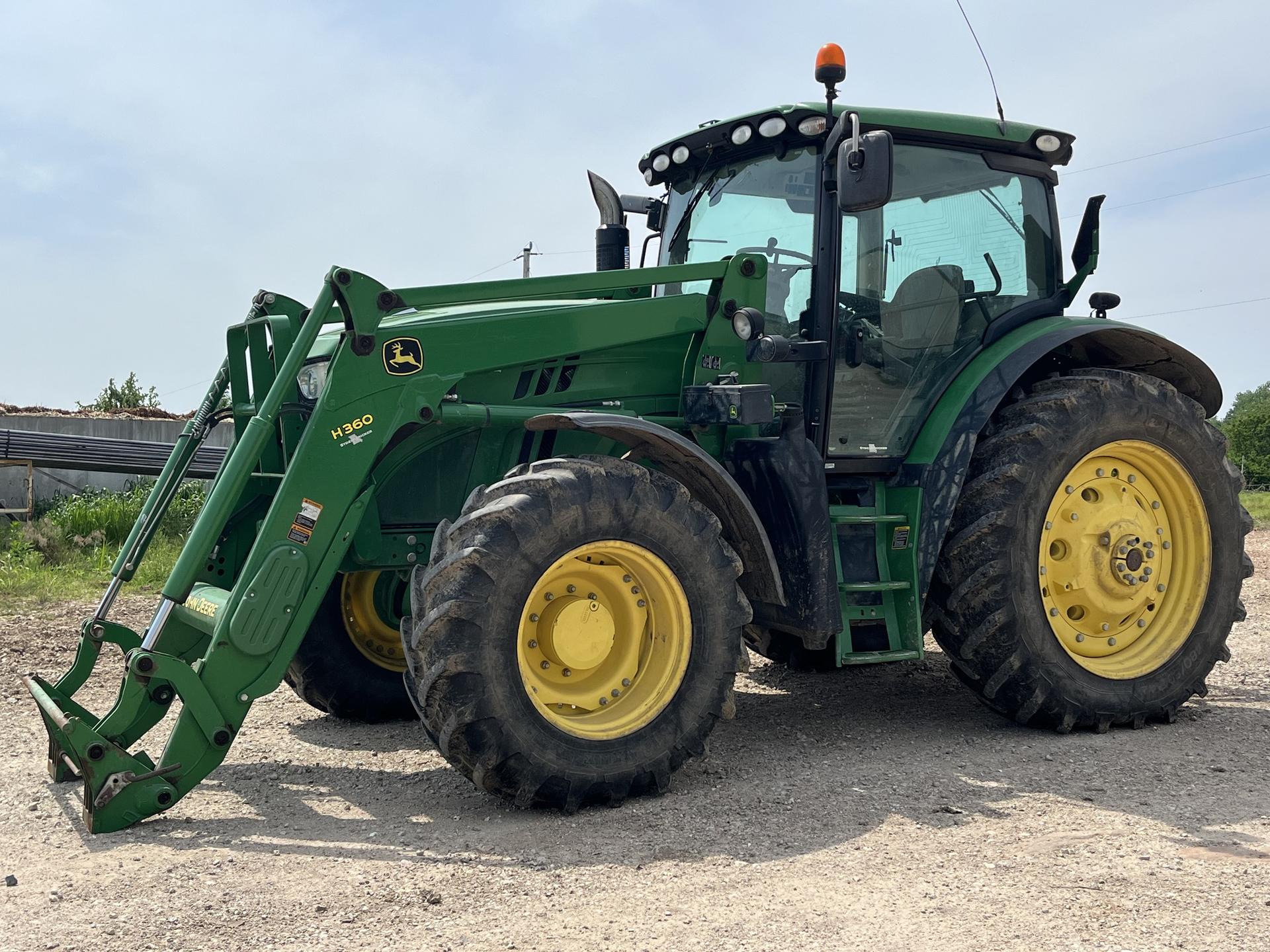 2015 John Deere 6150R Image