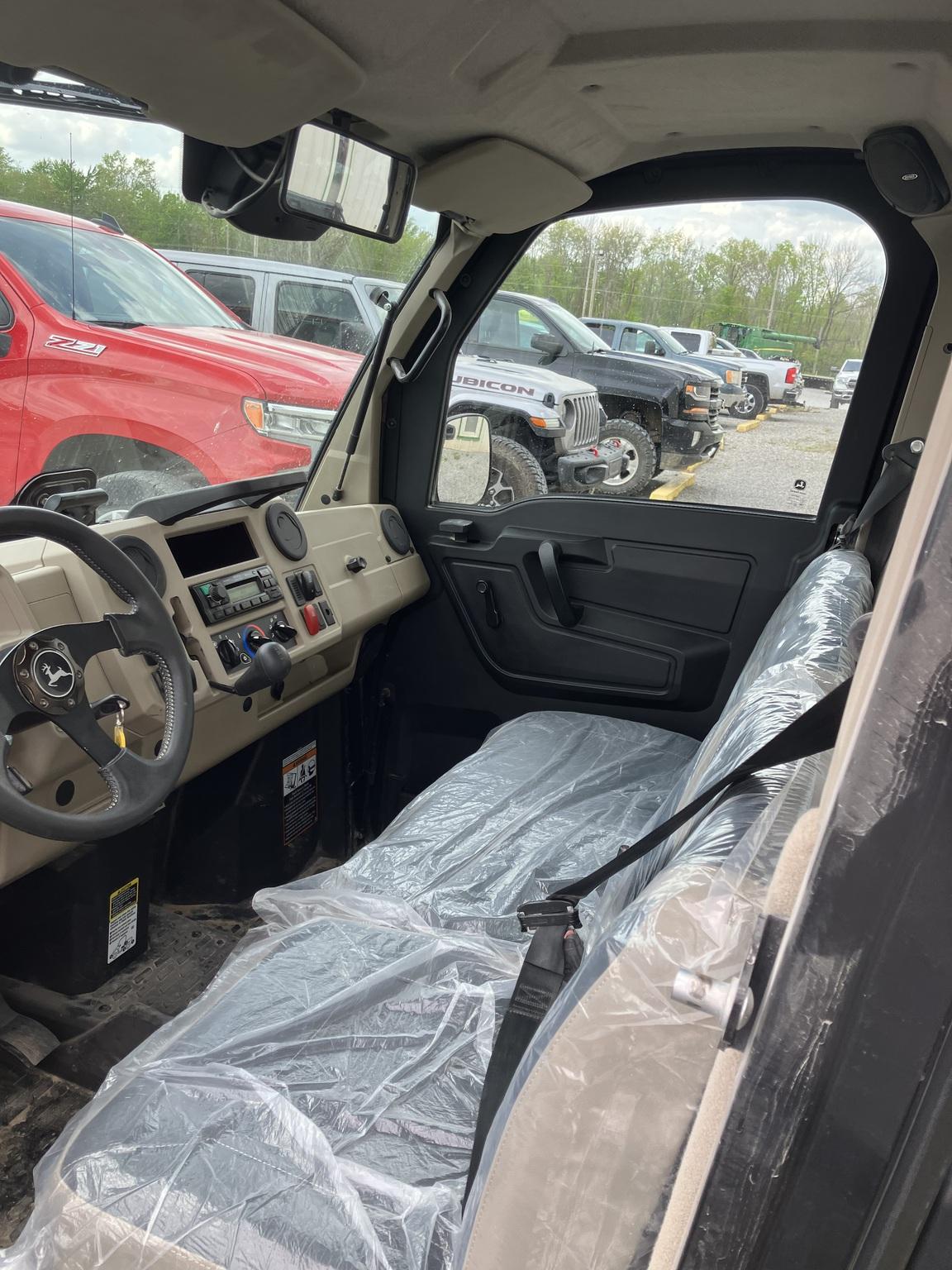 2024 John Deere XUV 835R Image