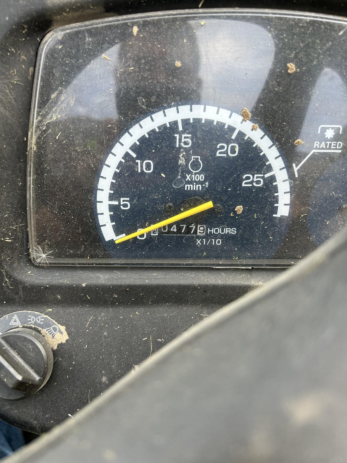 2015 John Deere 2032R Image