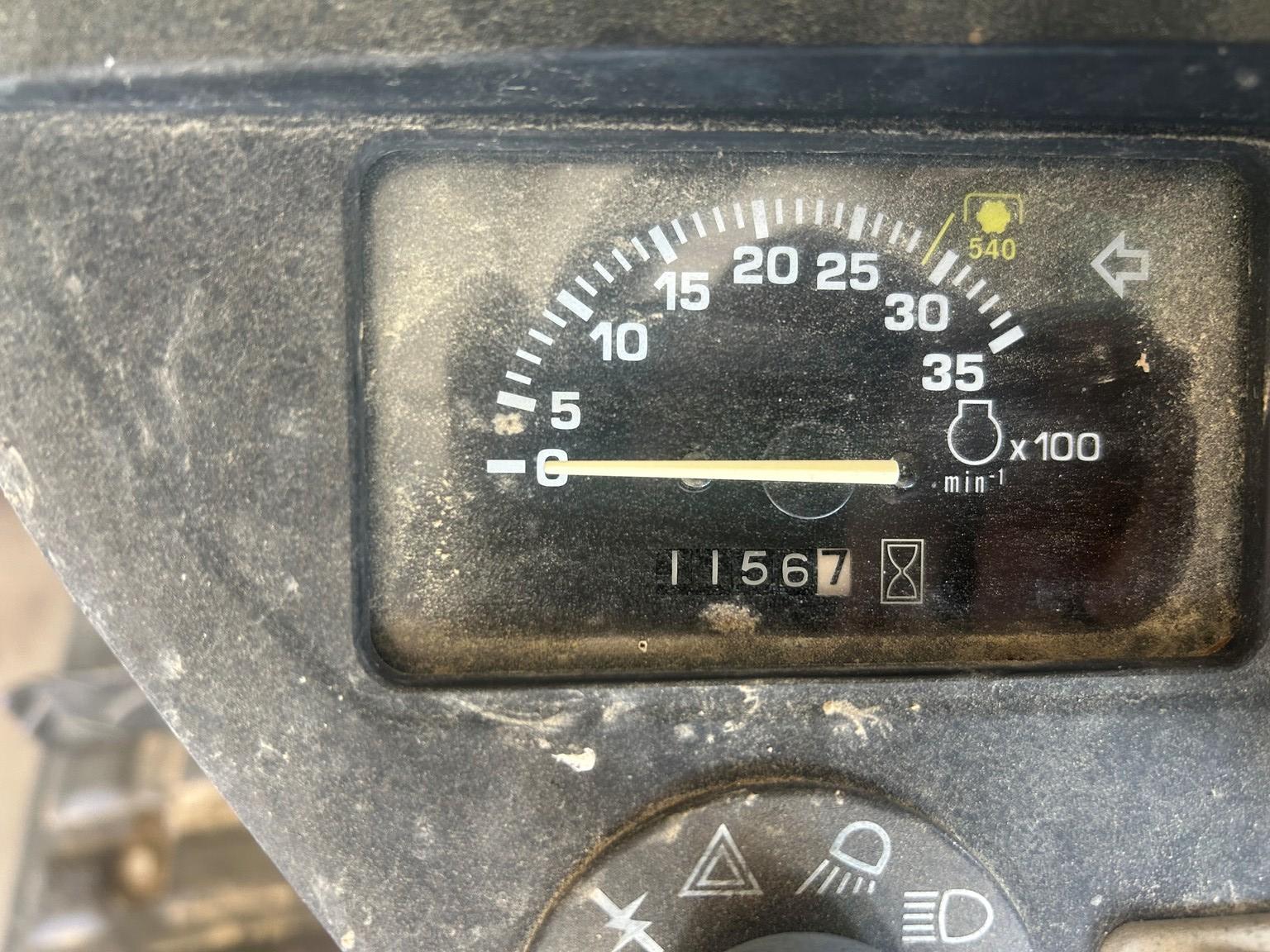 2006 John Deere 2305 Image