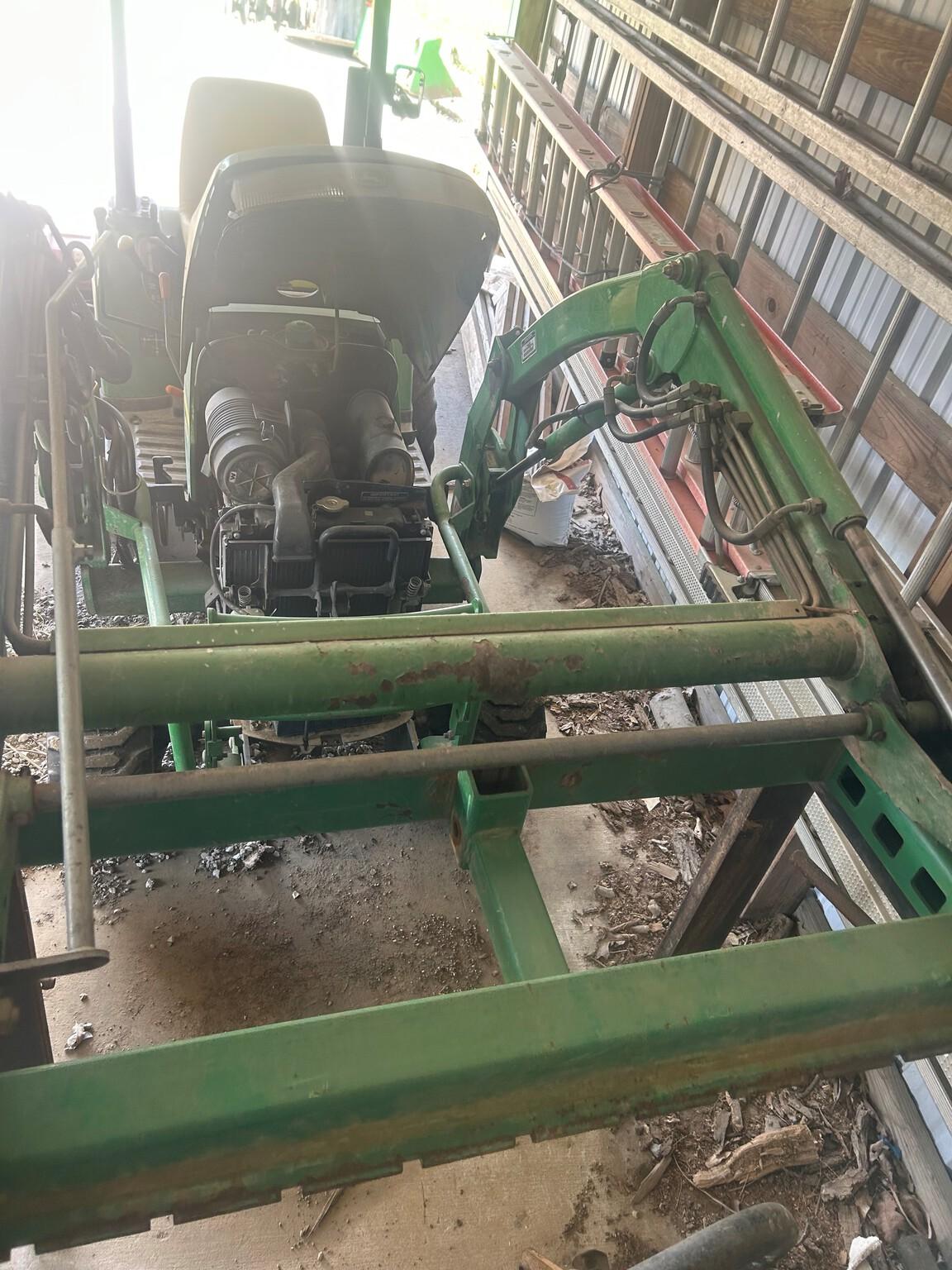 2006 John Deere 2305 Image