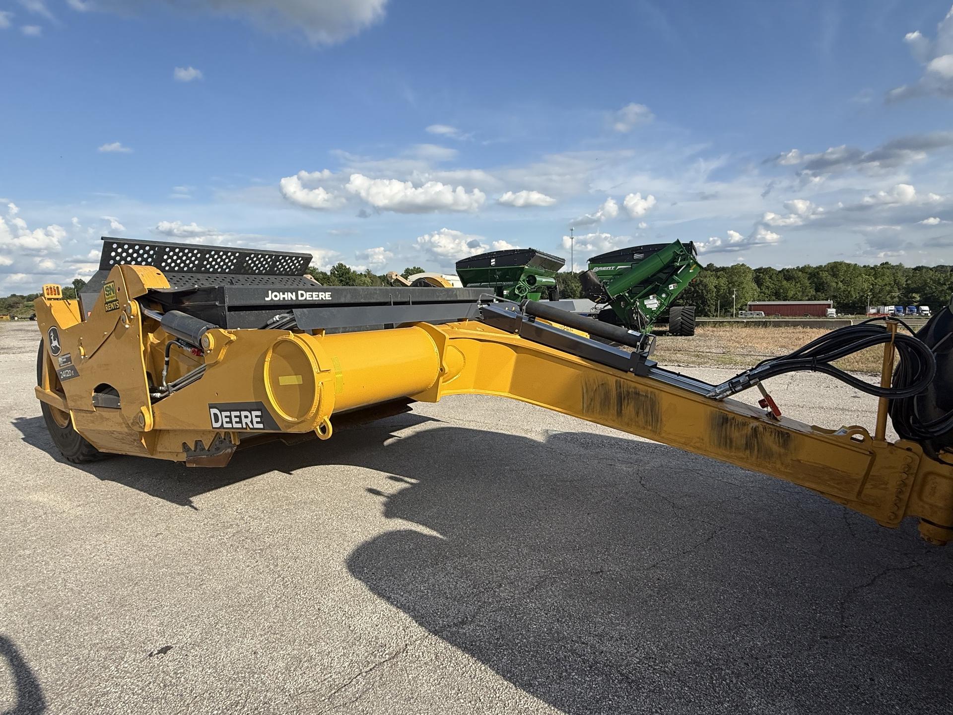 2024 John Deere 2412D E Image