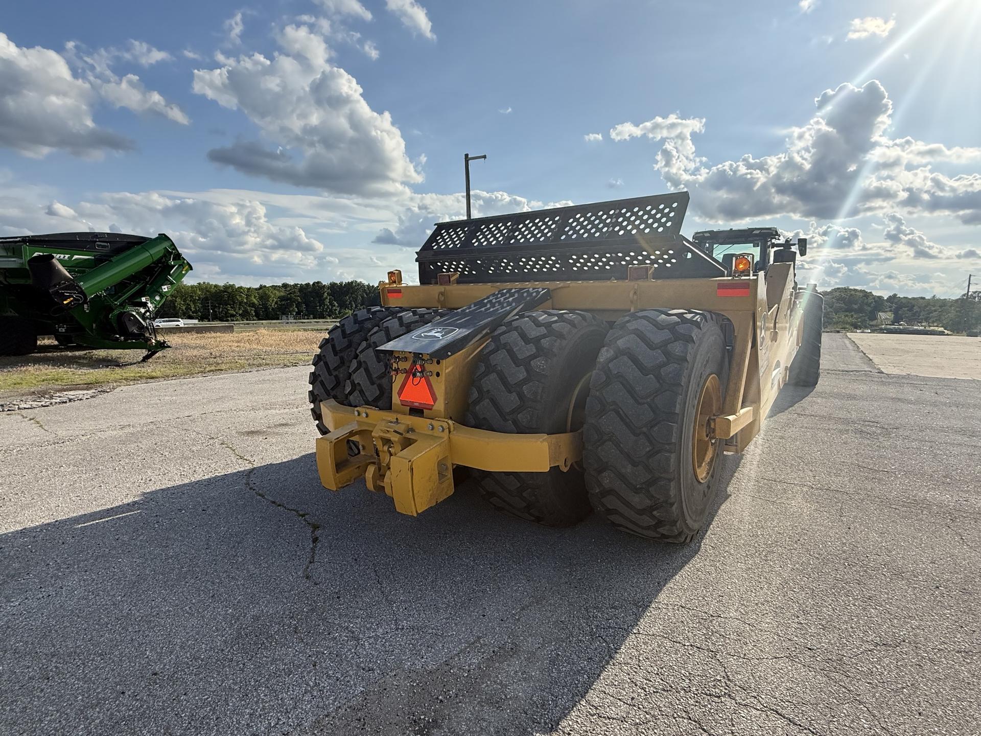 2024 John Deere 2412D E Image