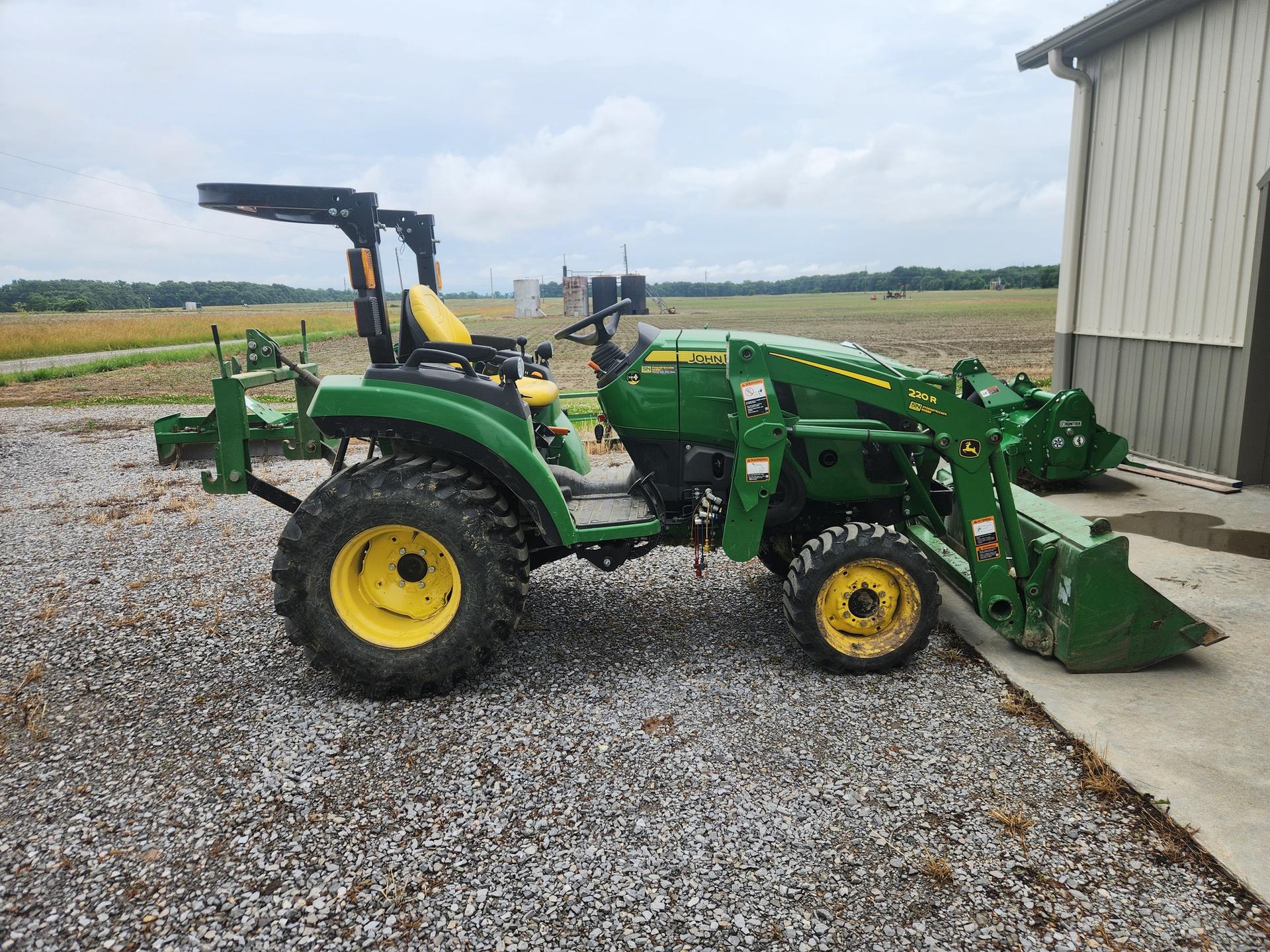 2022 John Deere 2038R Image