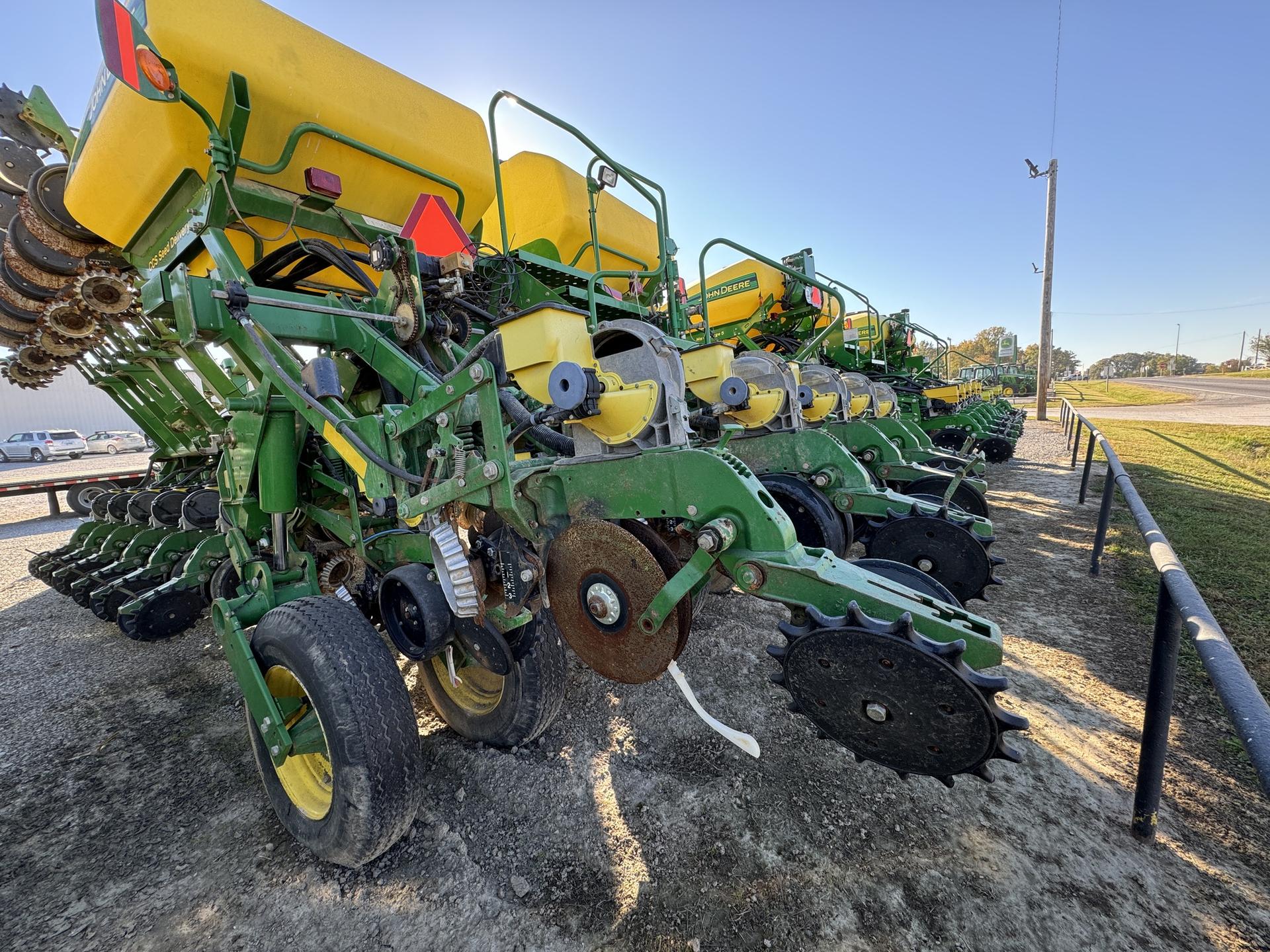 2006 John Deere 1790 Image