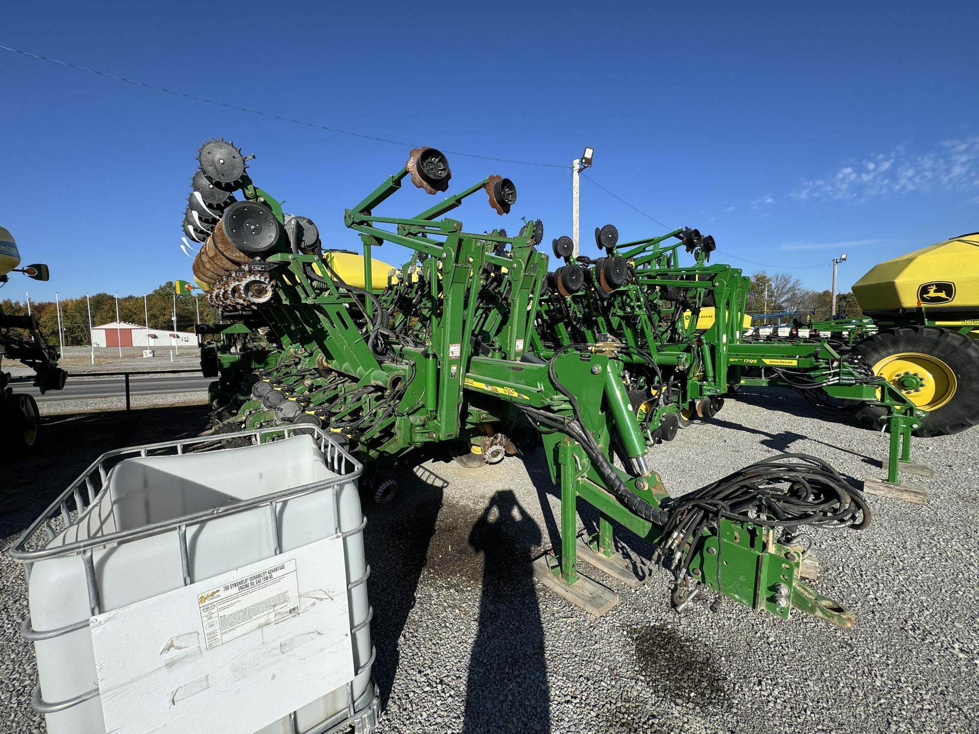 2006 John Deere 1790 Image