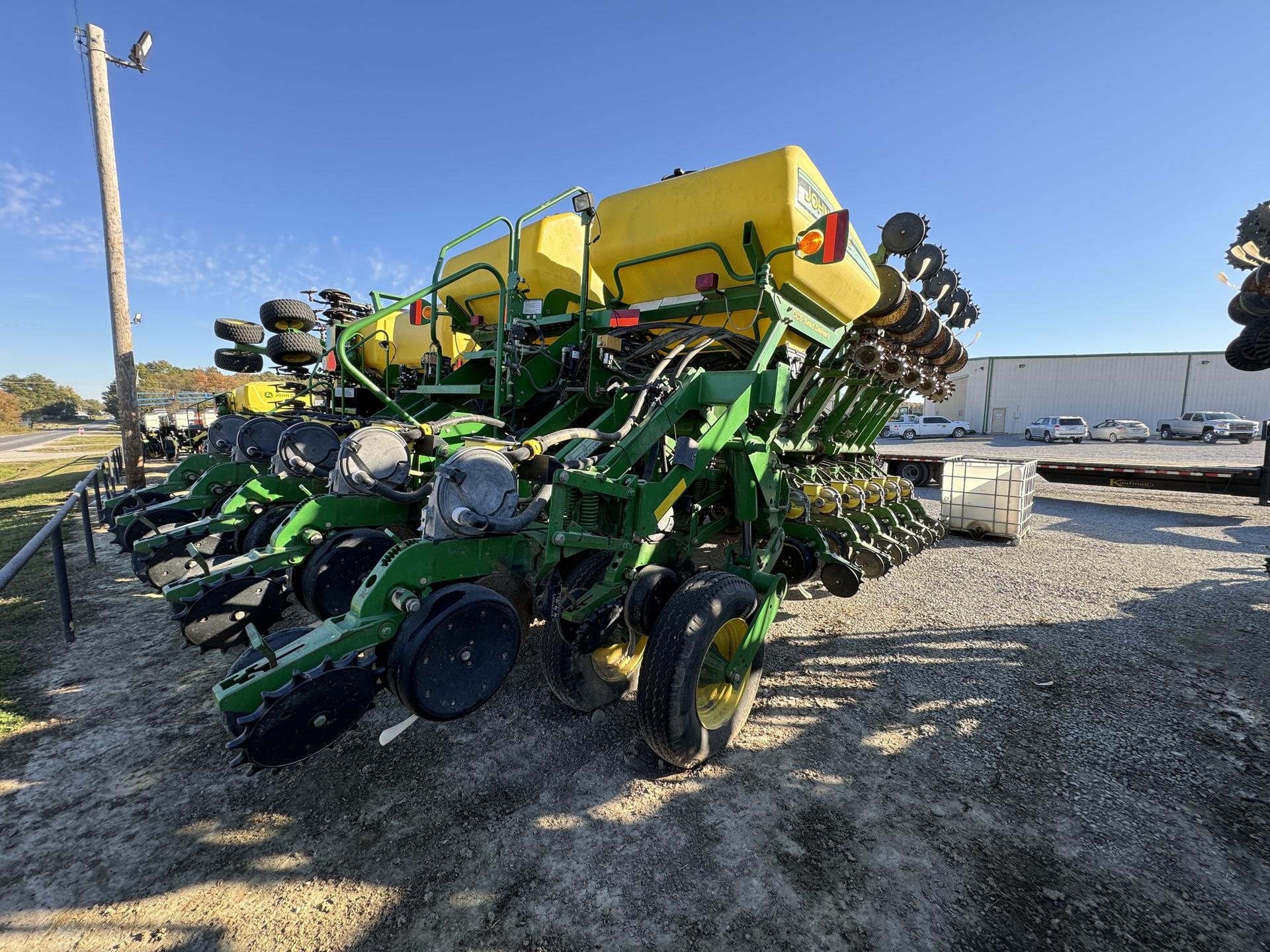 2006 John Deere 1790 Image