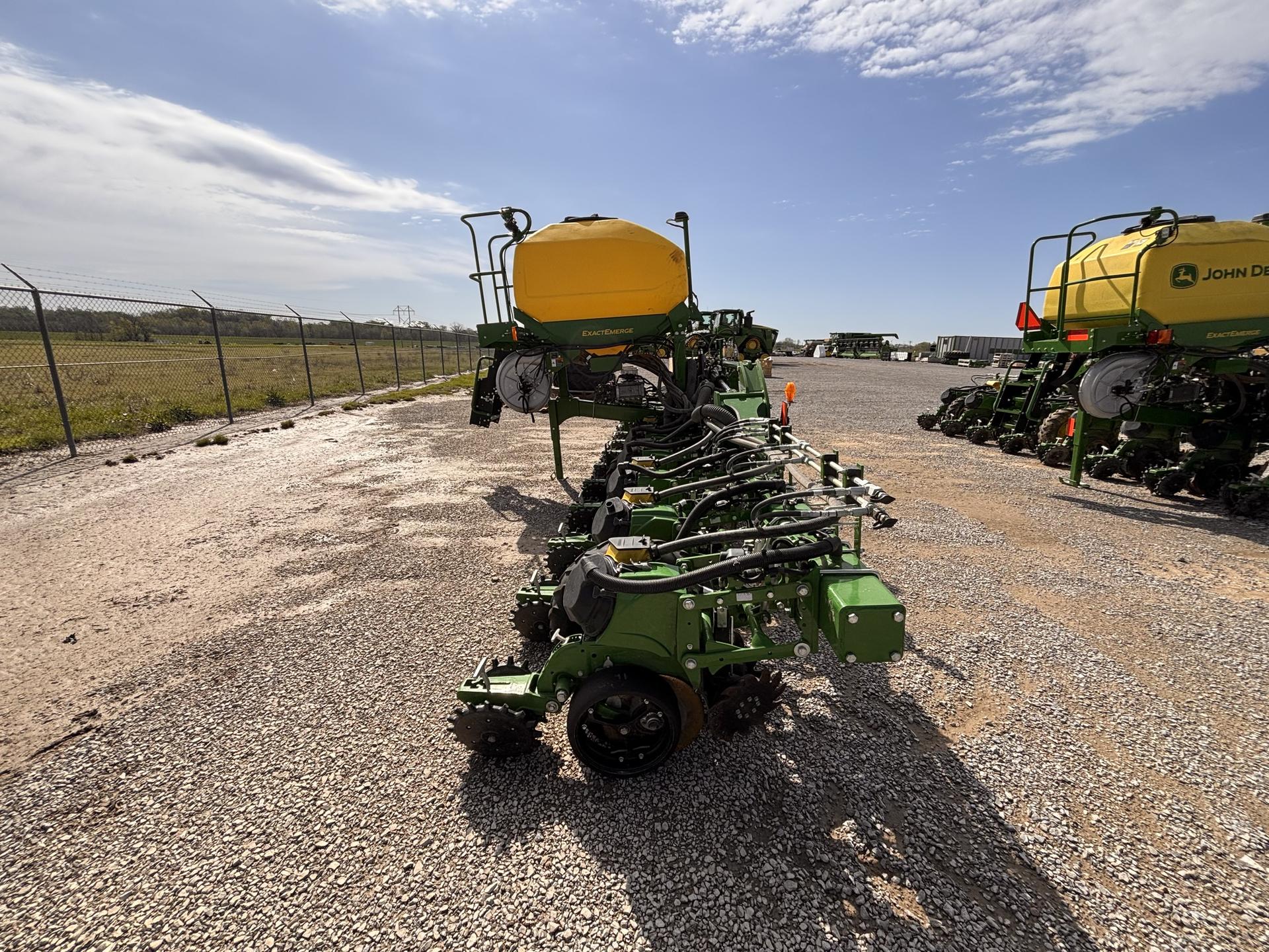 2024 John Deere 1725 CCS Image