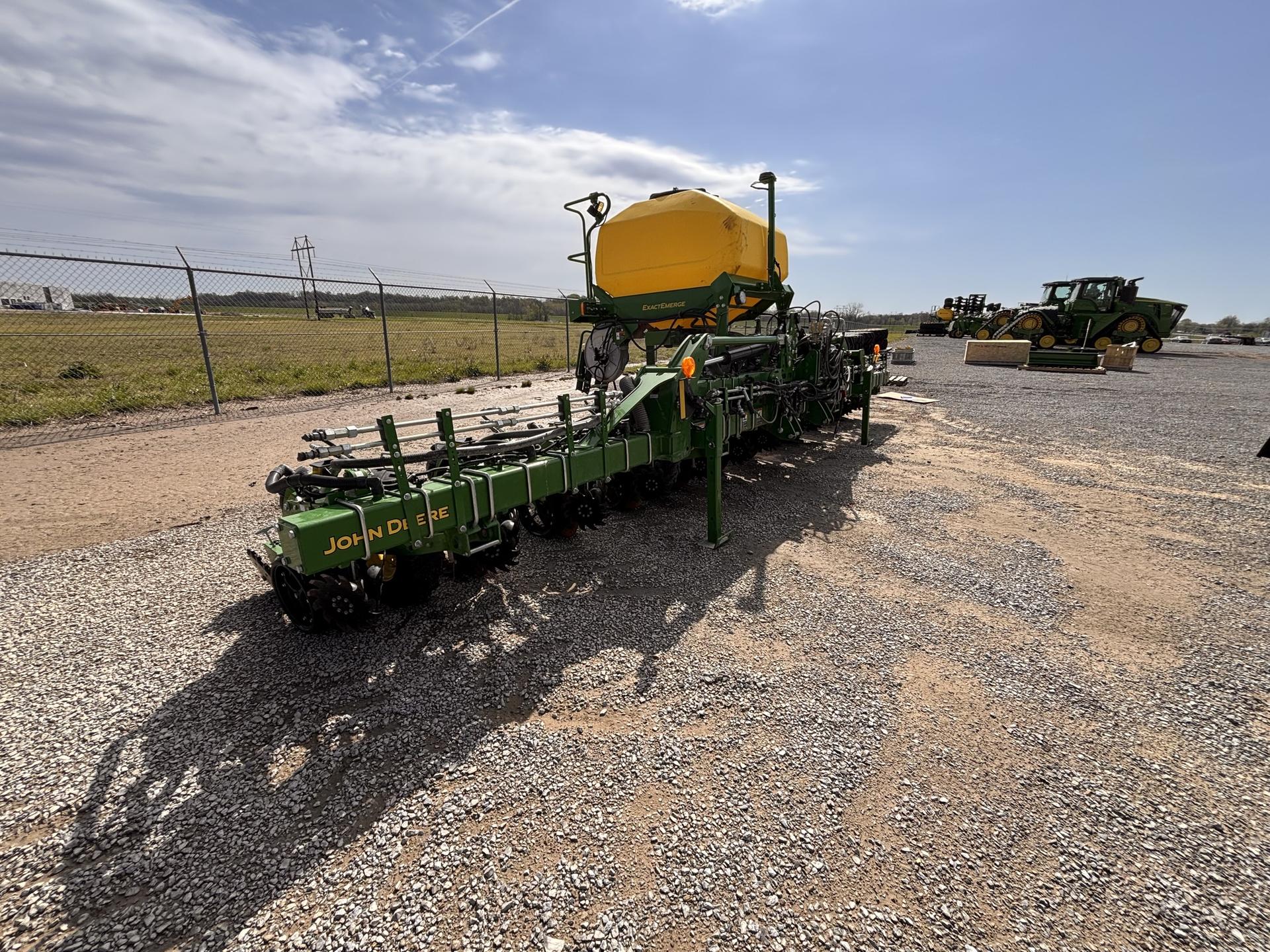 2024 John Deere 1725 CCS Image