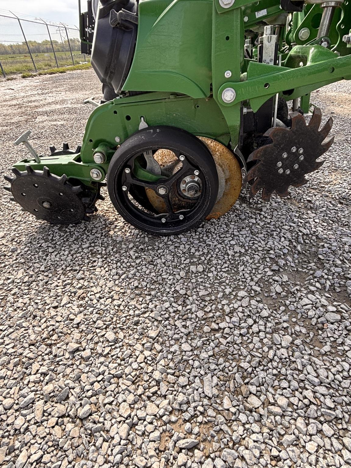 2024 John Deere 1725 CCS Image