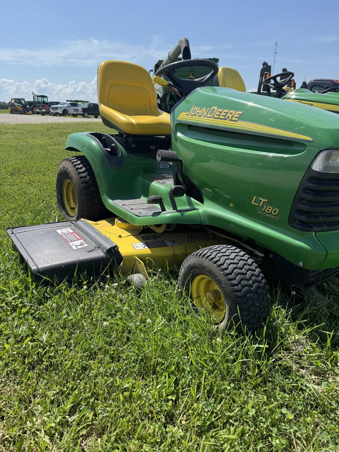 2003 John Deere LT180 Image