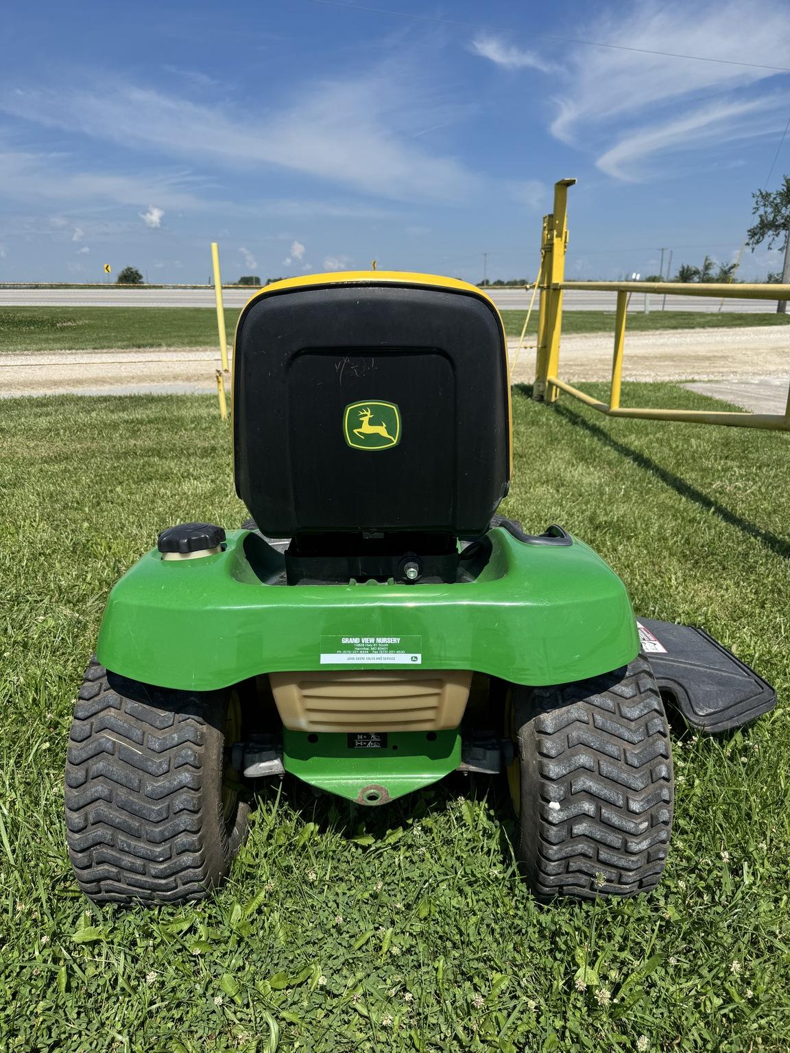 2003 John Deere LT180 Image
