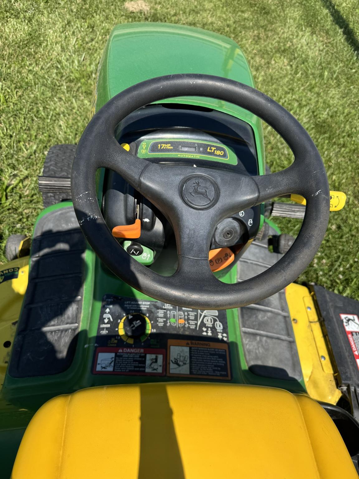 2003 John Deere LT180 Image