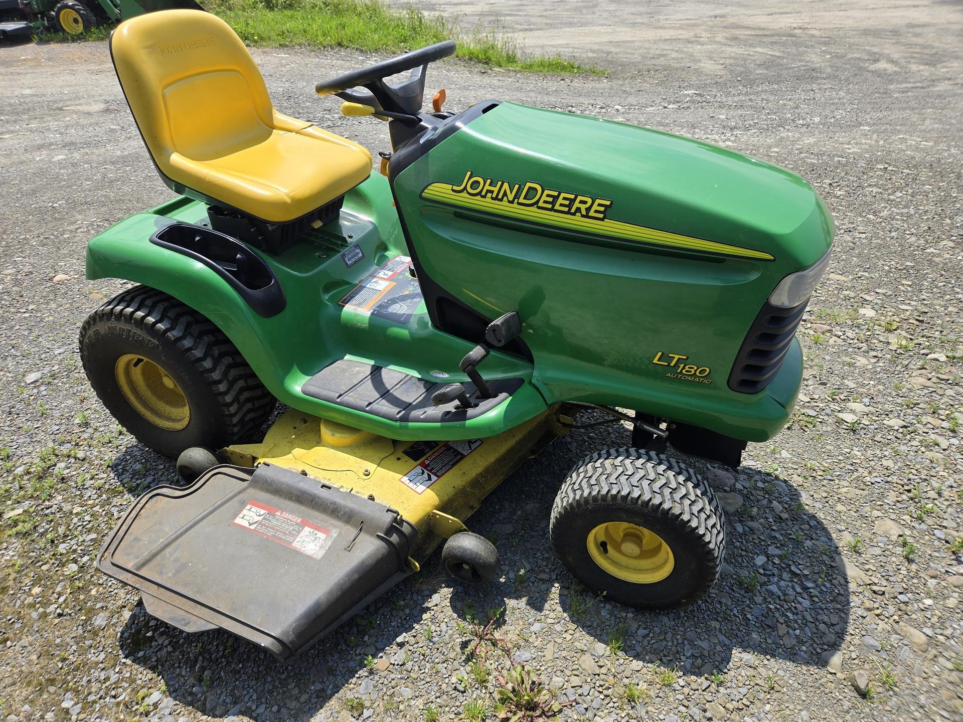 2004 John Deere LT180 Image