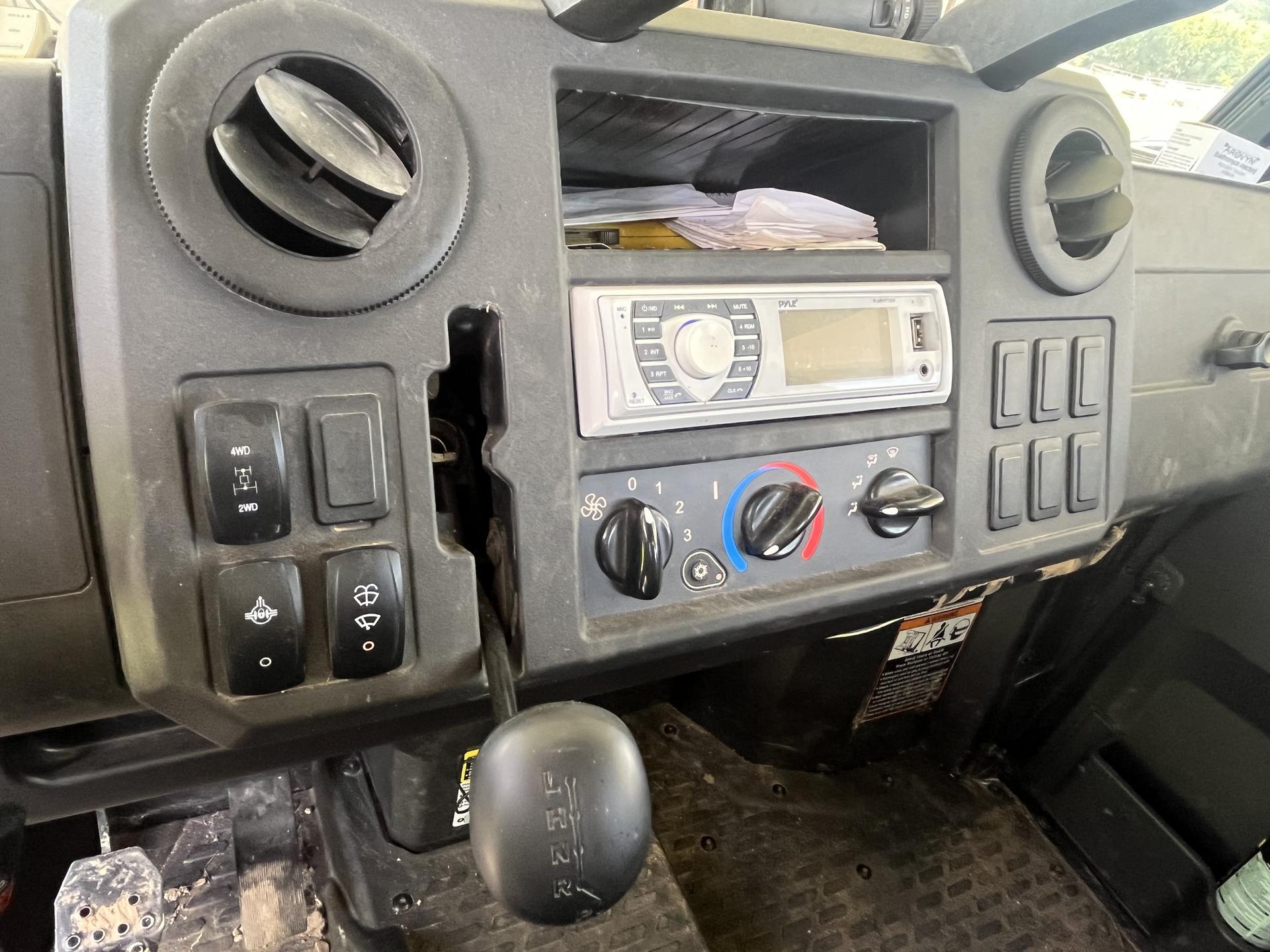 2023 John Deere XUV 835M Image