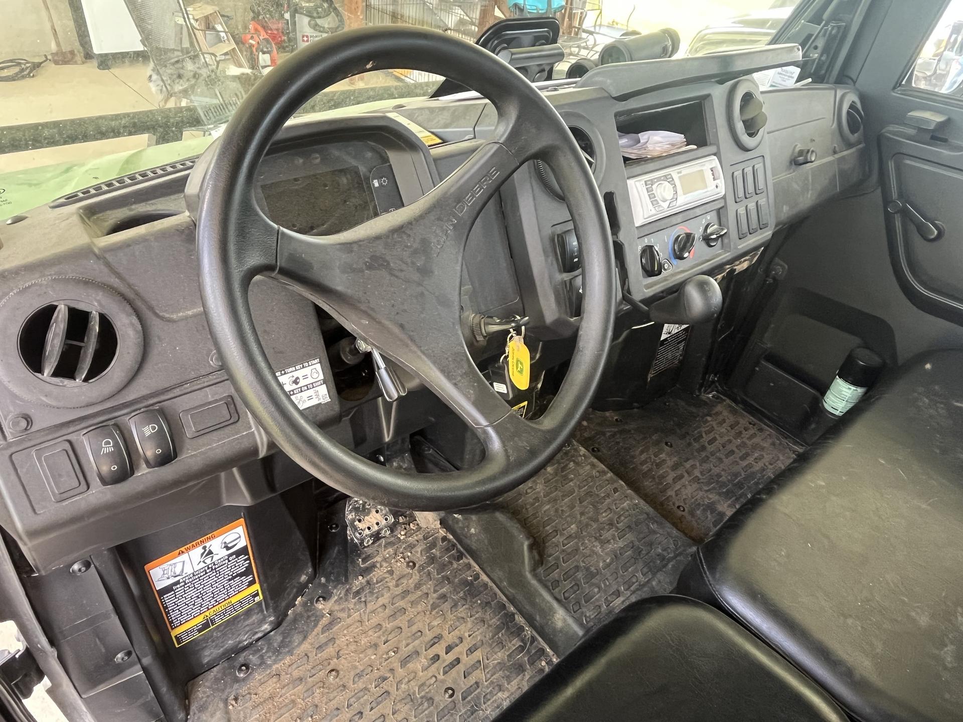 2023 John Deere XUV 835M Image