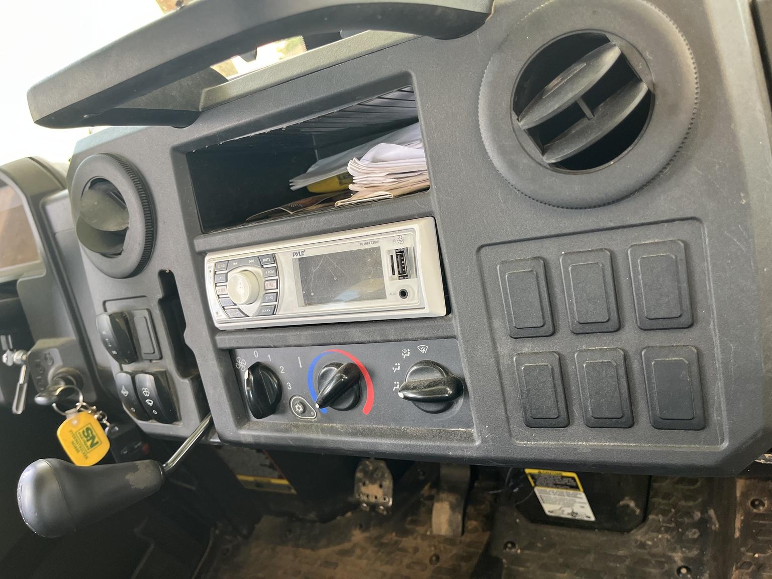 2023 John Deere XUV 835M Image