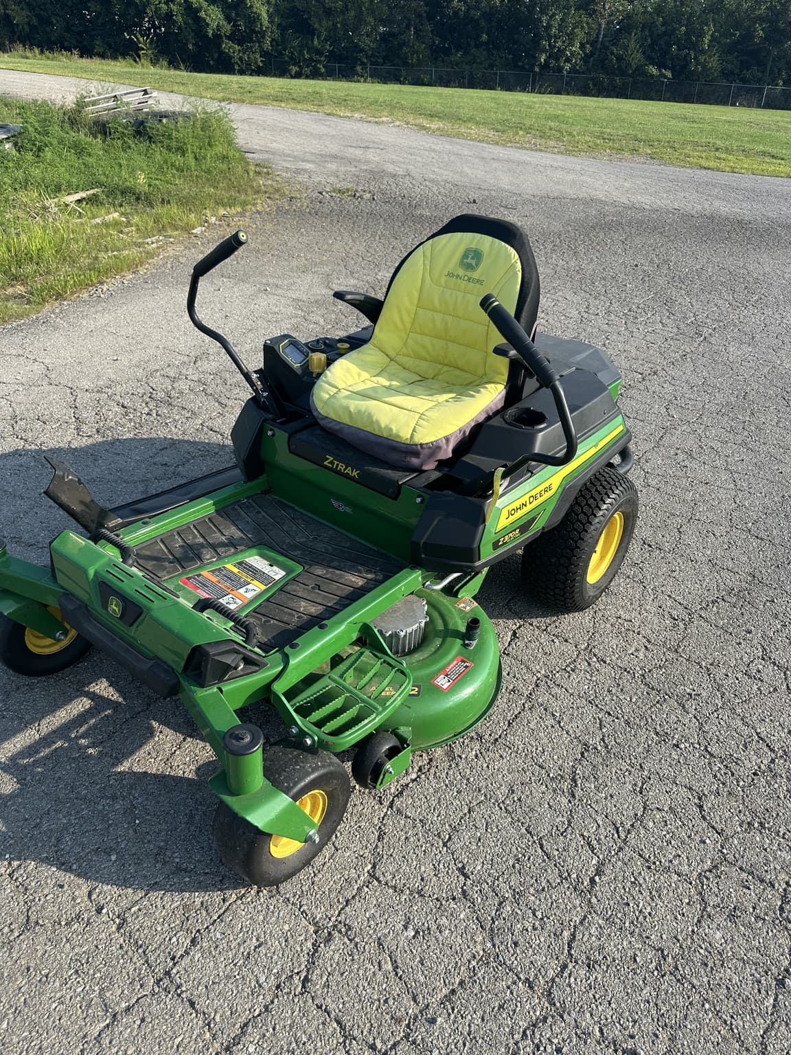 2023 John Deere Z370R Image