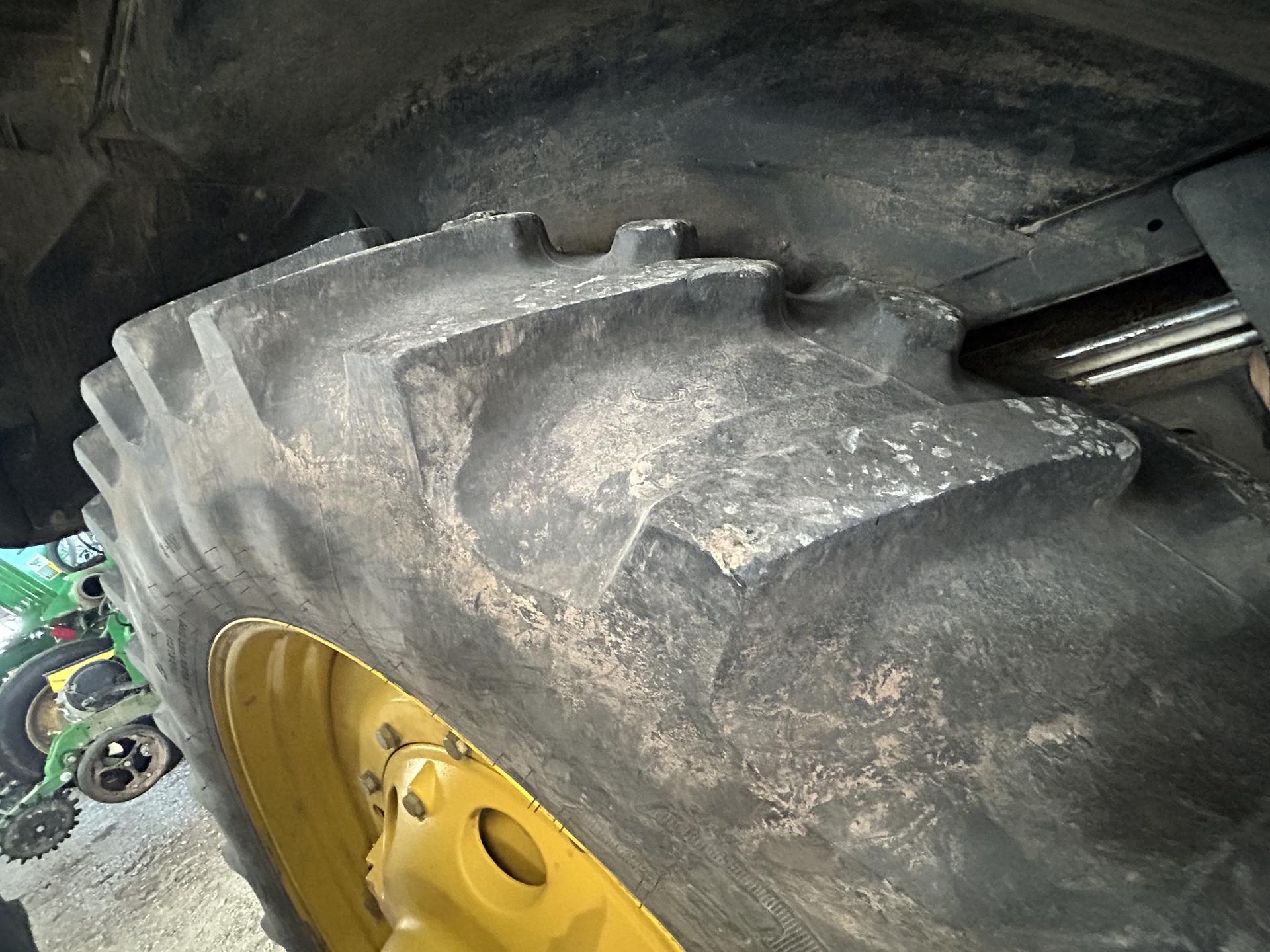 2021 John Deere 8R 340 Image