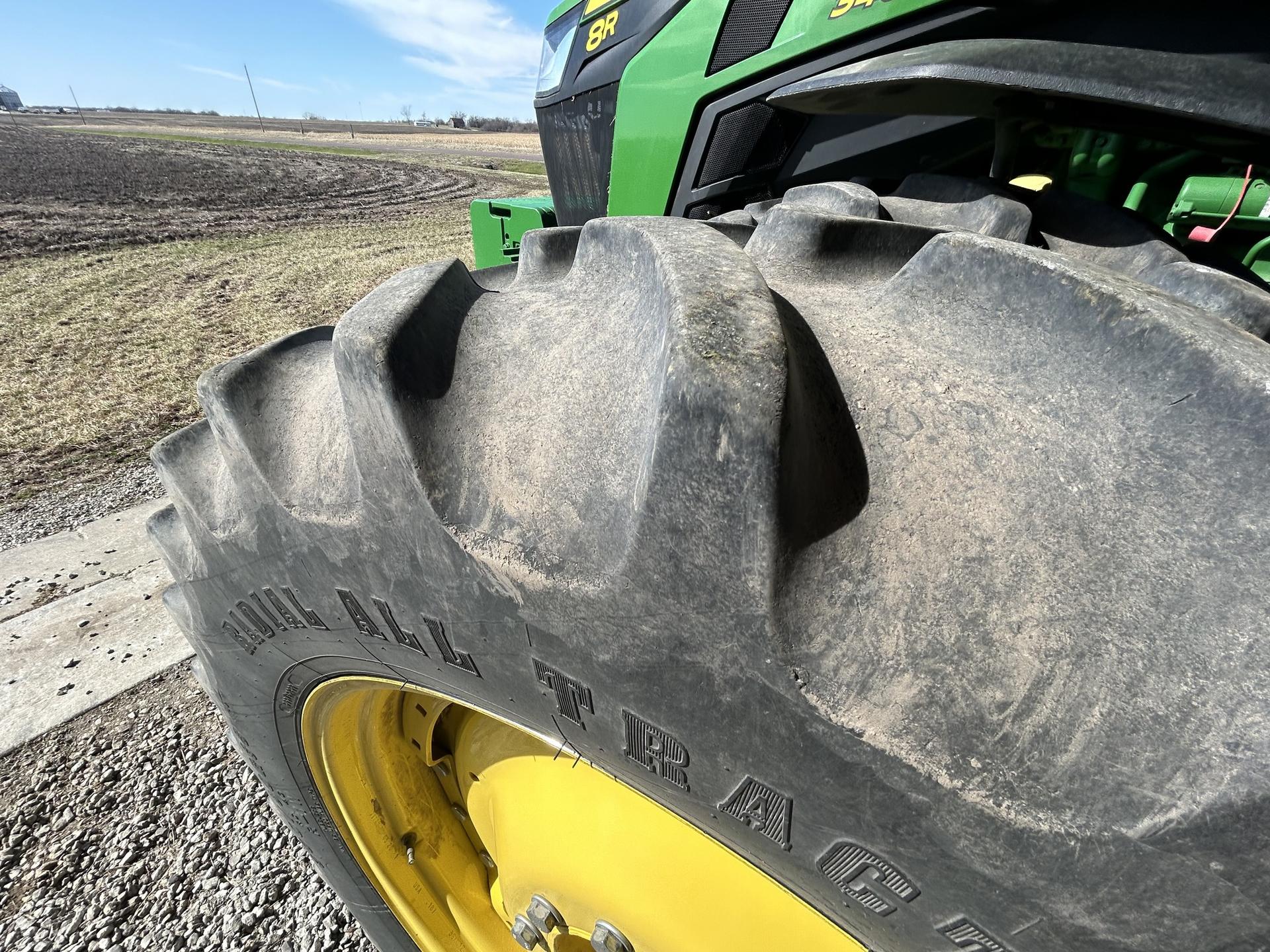 2021 John Deere 8R 340 Image