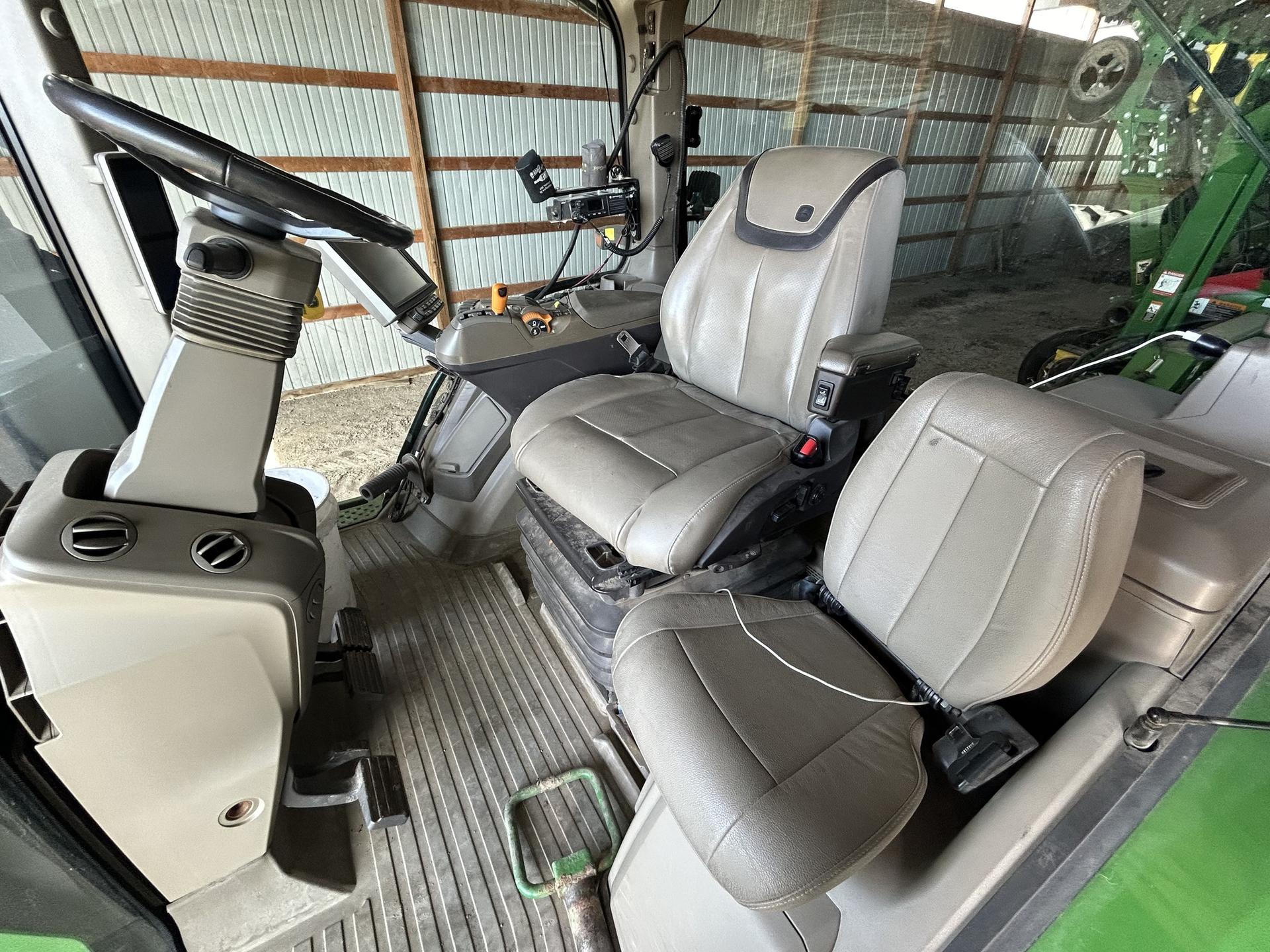 2021 John Deere 8R 340 Image