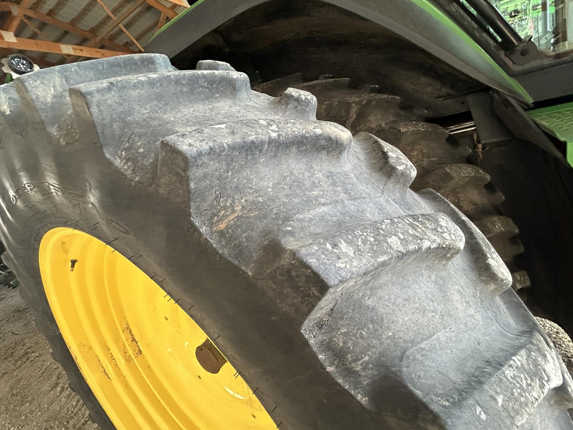 2021 John Deere 8R 340 Image