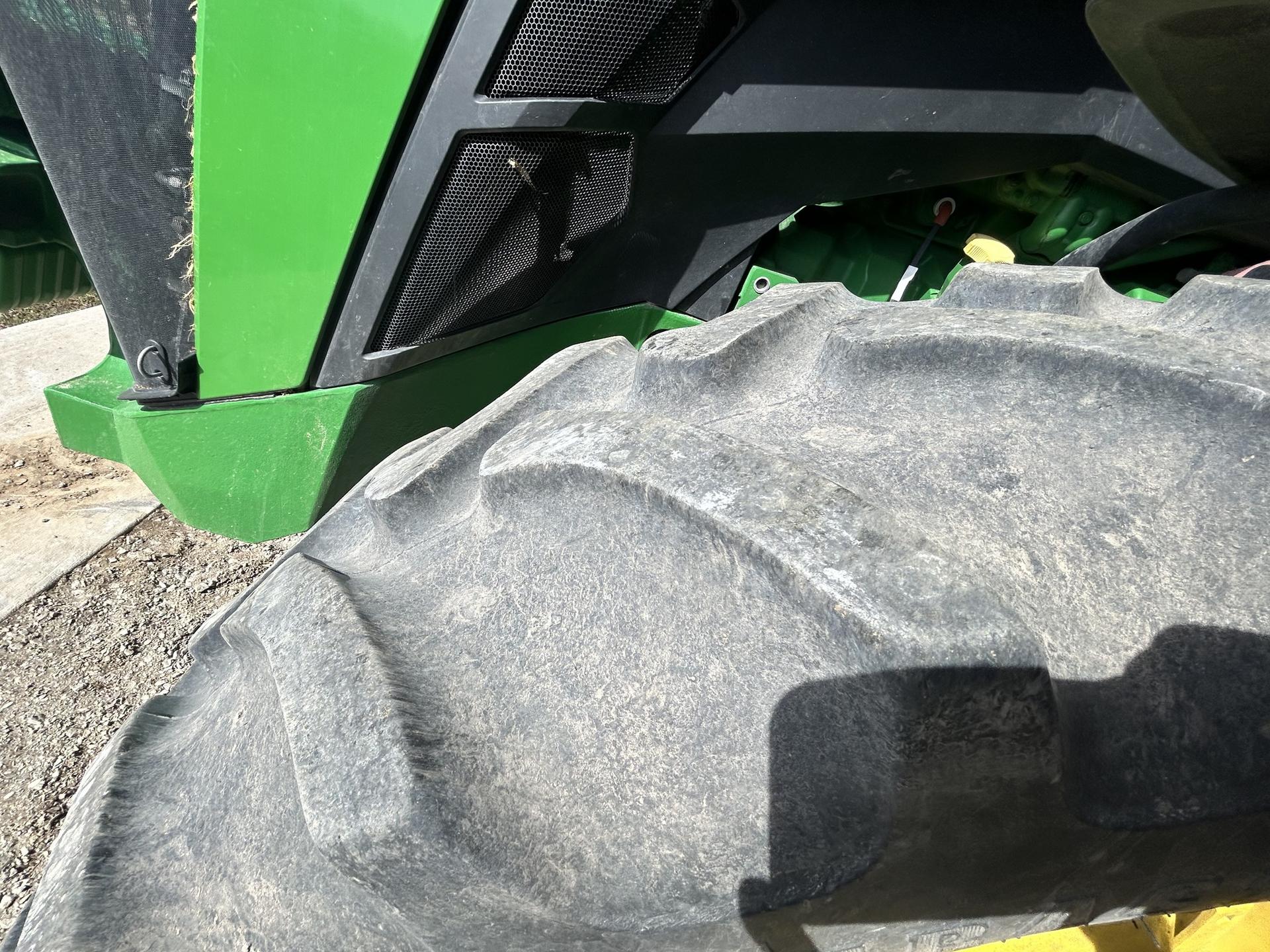2021 John Deere 8R 340 Image