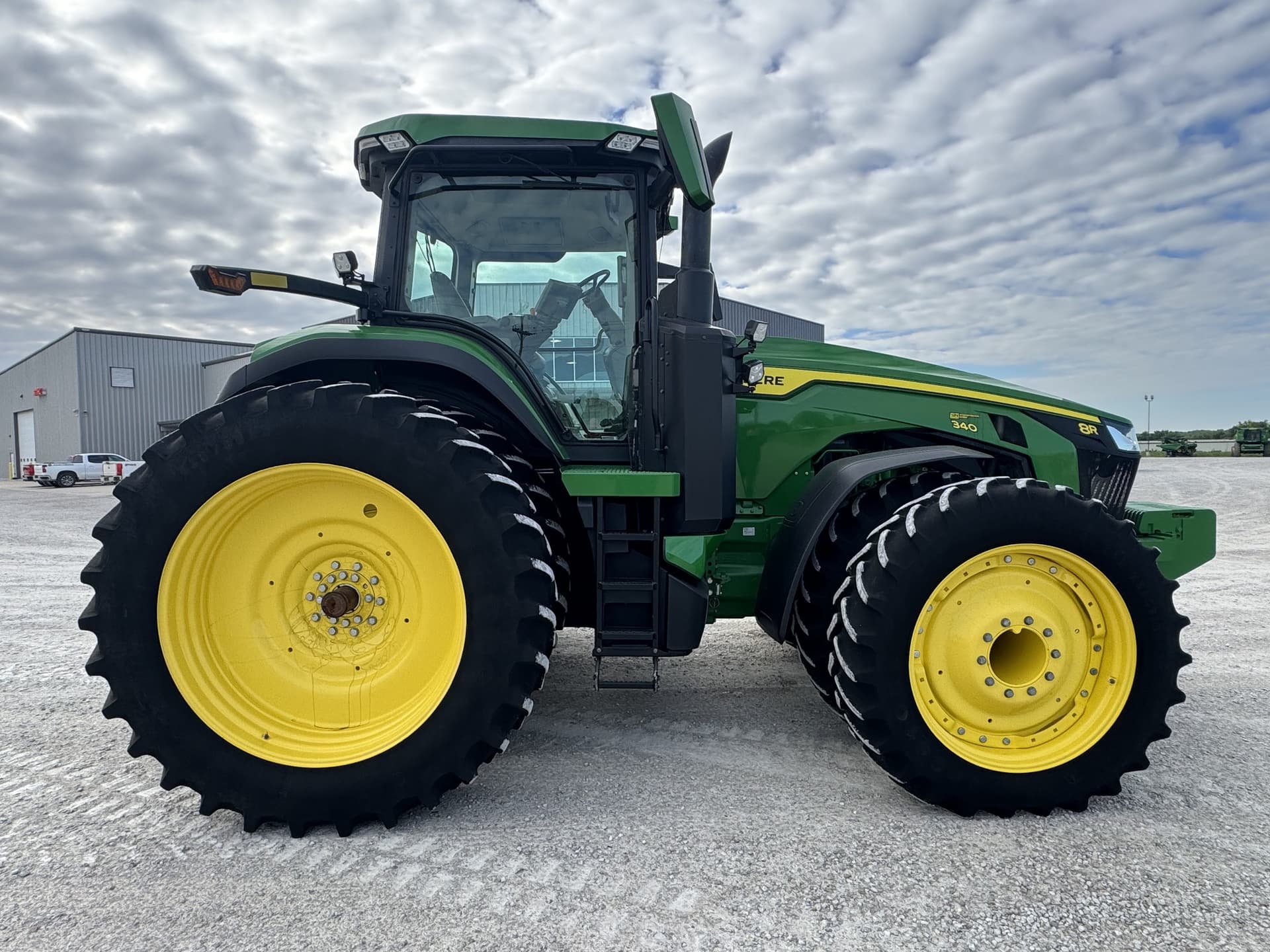 2021 John Deere 8R 340 Image