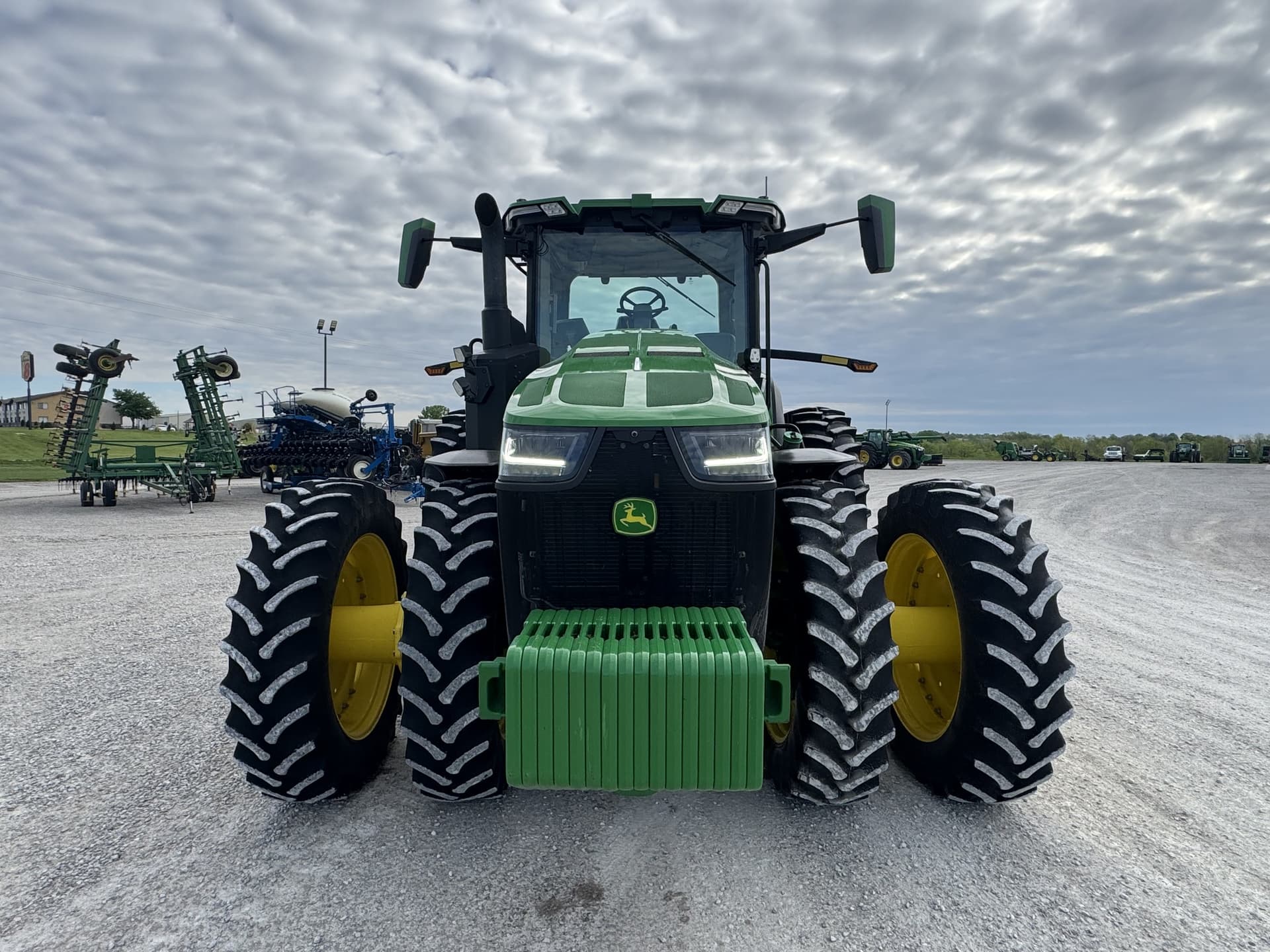 2021 John Deere 8R 340 Image