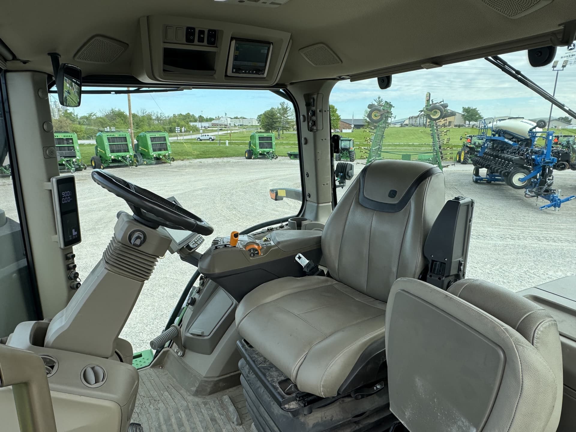 2021 John Deere 8R 340 Image