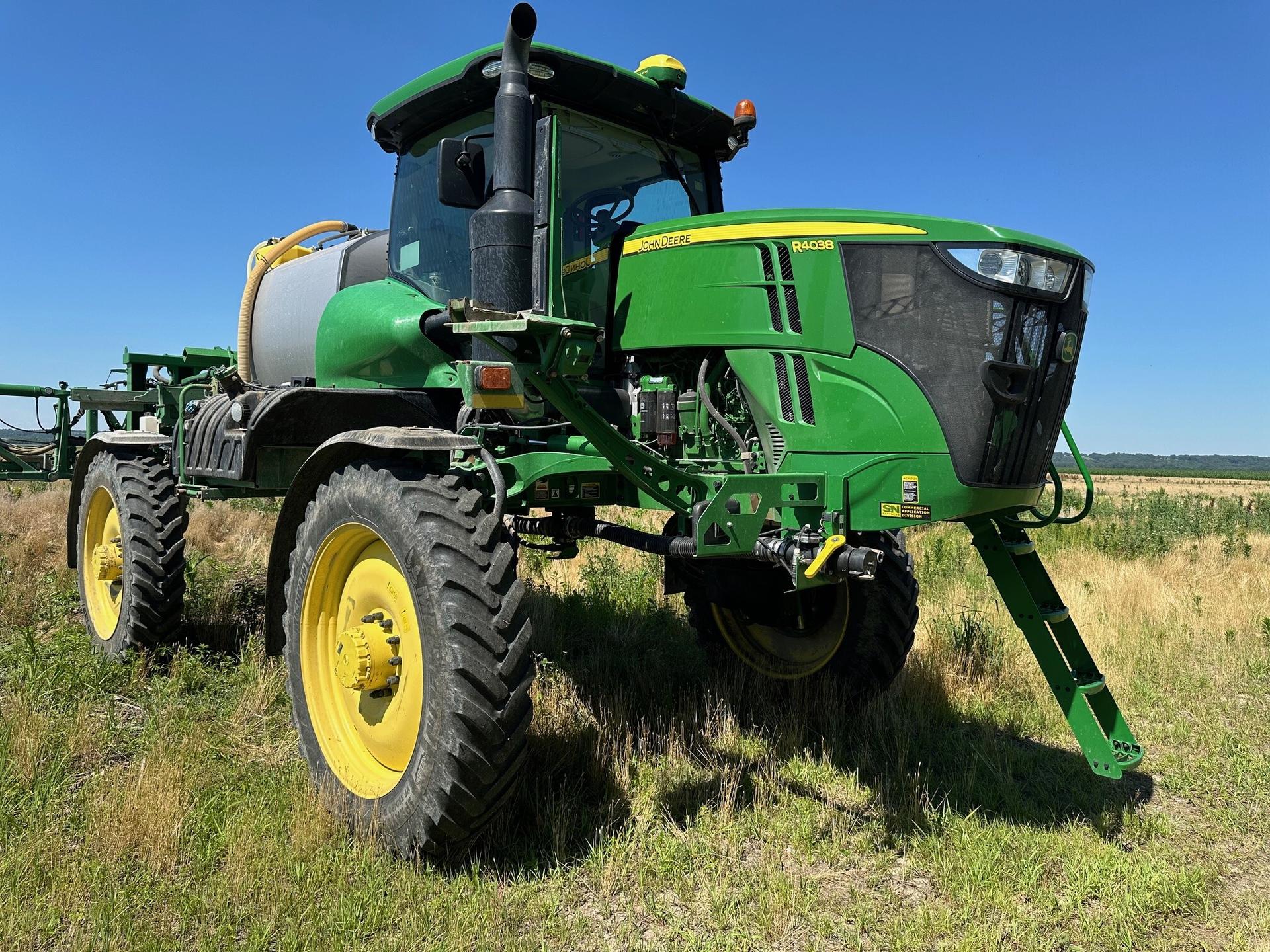 2021 John Deere R4038 Image