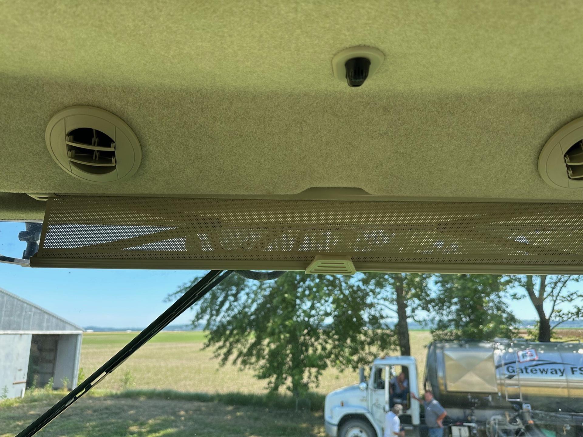 2021 John Deere R4038 Image