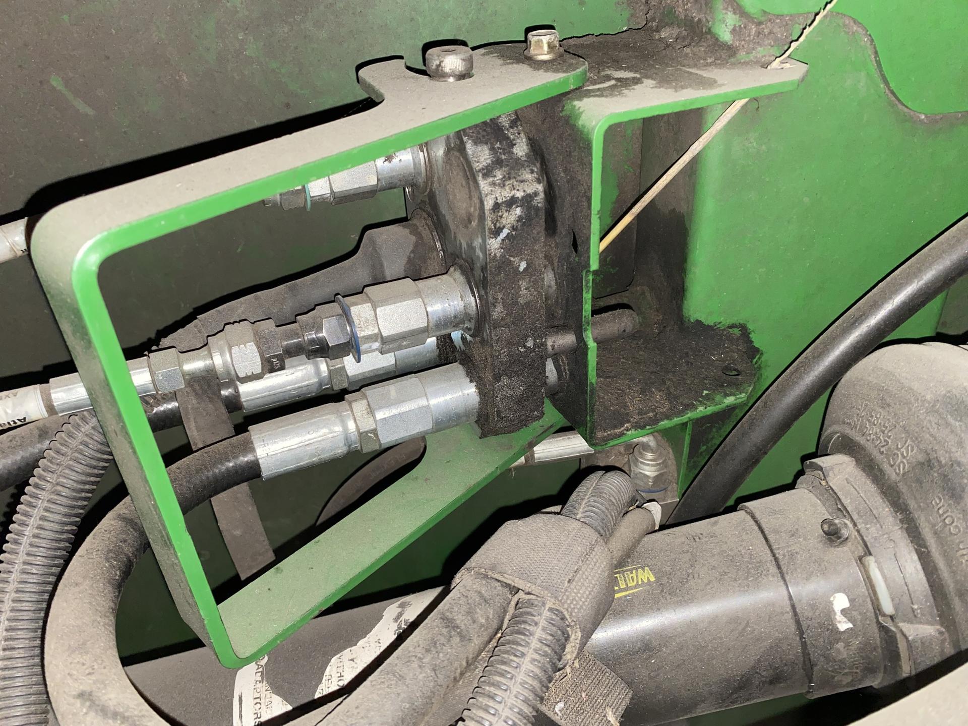 2014 John Deere 608C Image
