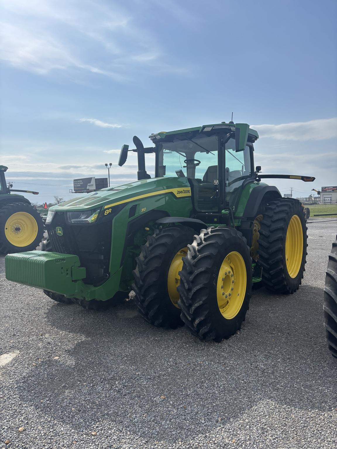 2024 John Deere 8R 310 Image