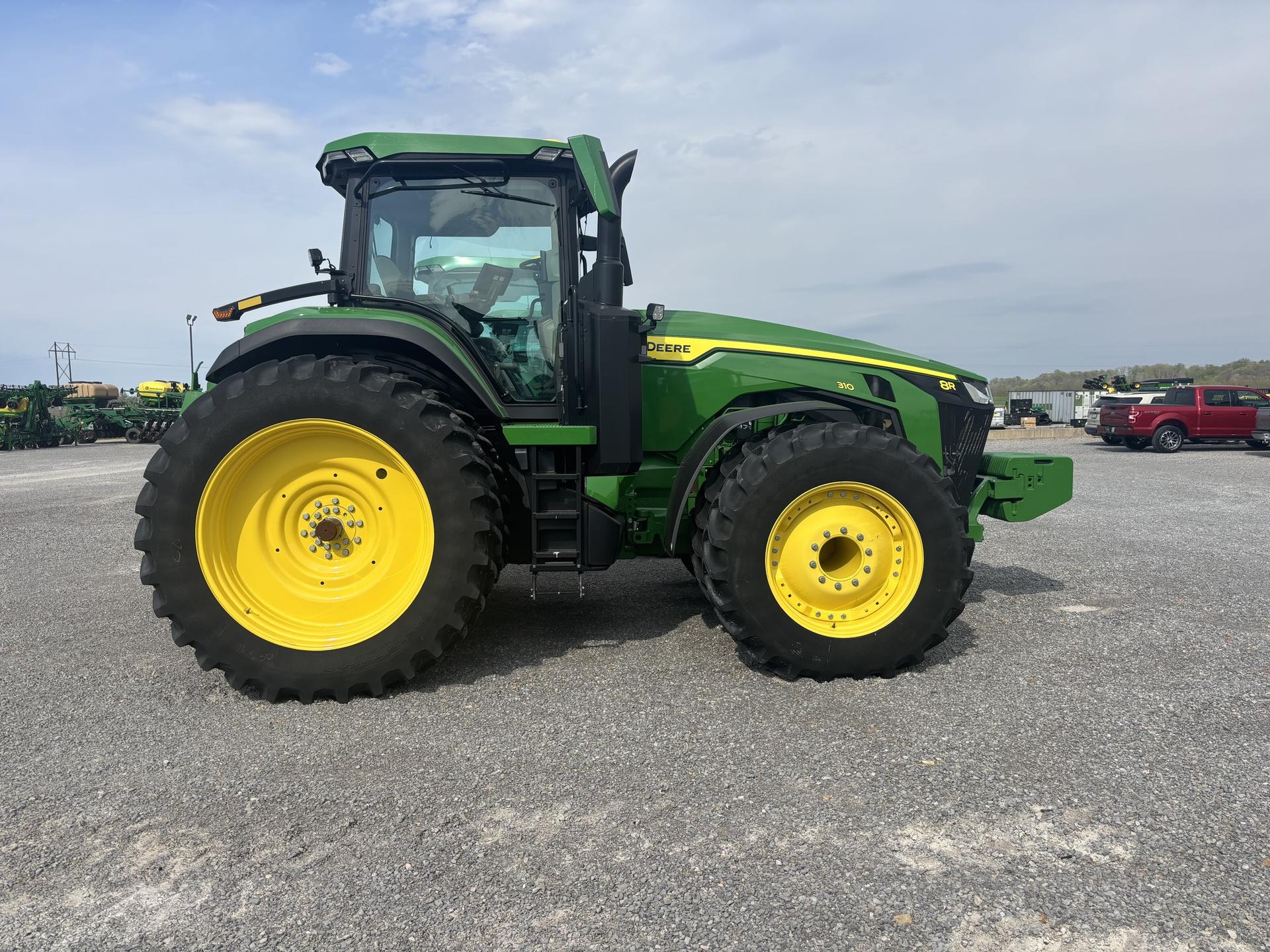 2024 John Deere 8R 310 Image
