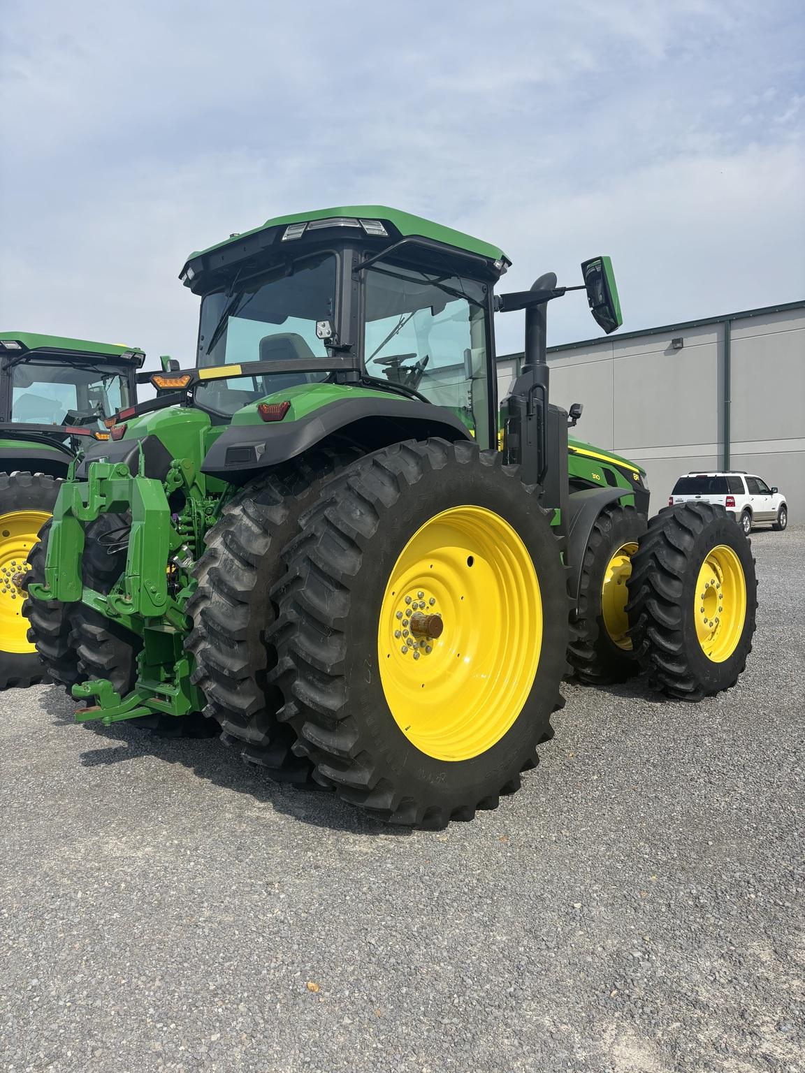 2024 John Deere 8R 310 Image