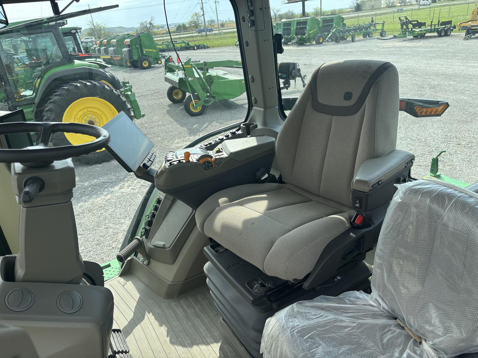 2024 John Deere 8R 310 Image
