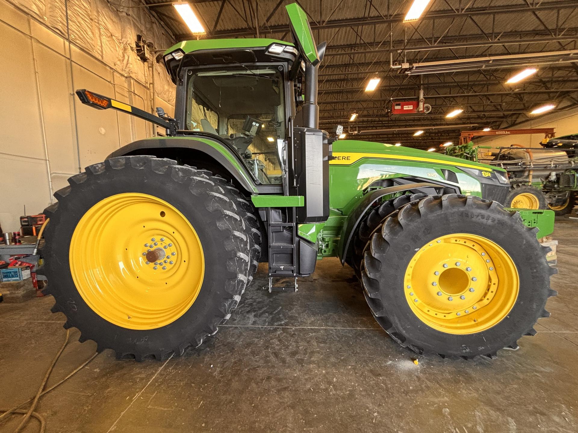 2024 John Deere 8R 310 Image