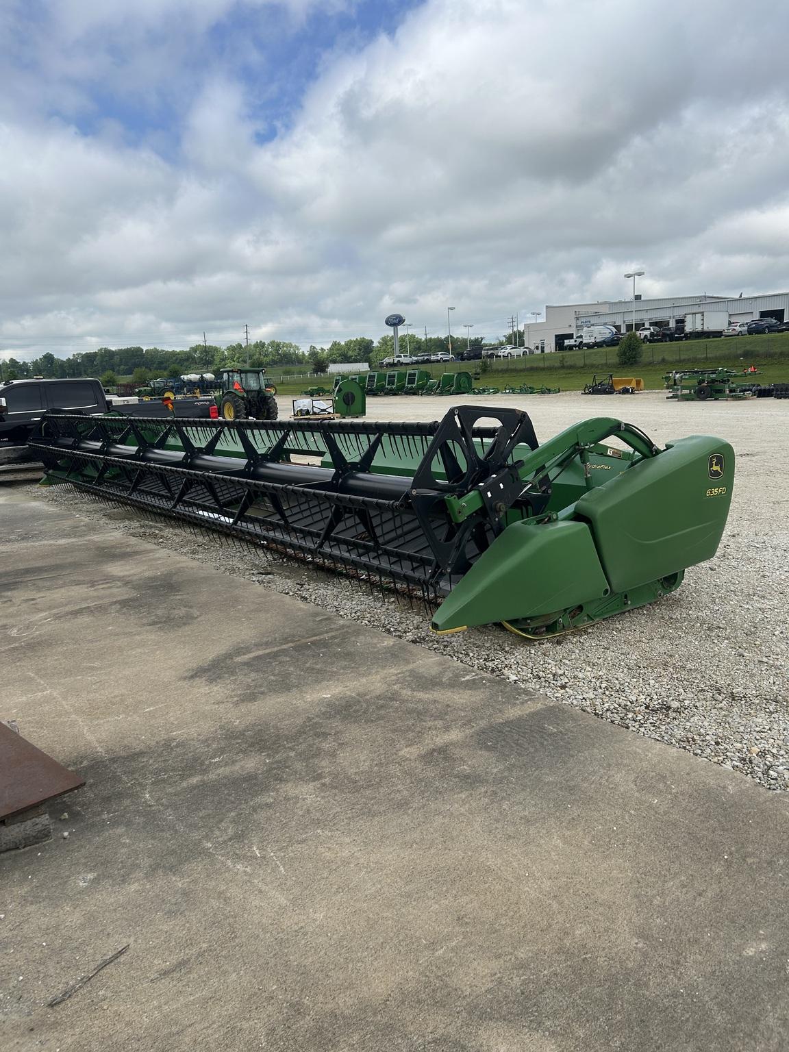 2013 John Deere 635FD Image