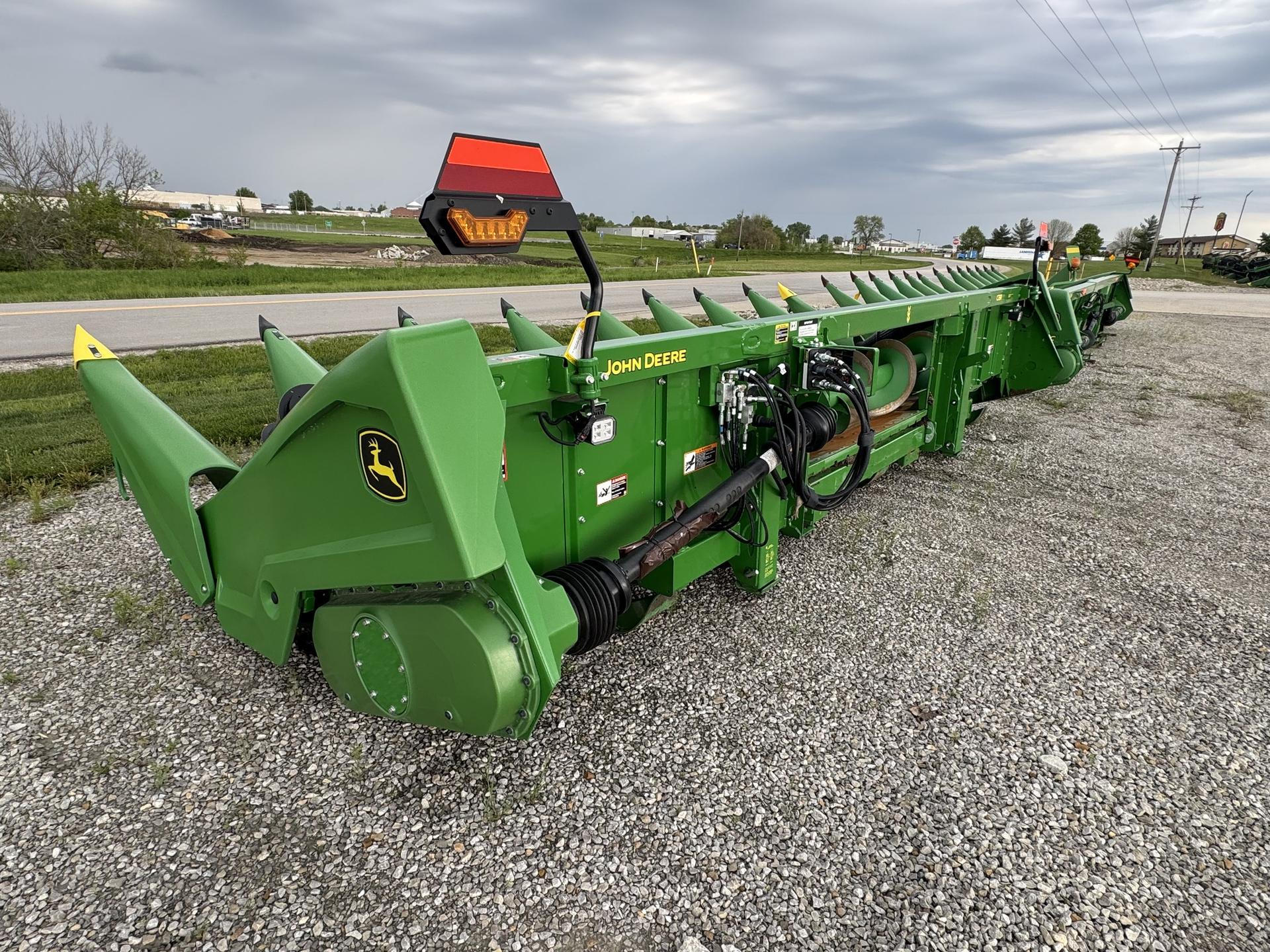 2024 John Deere C8R Image