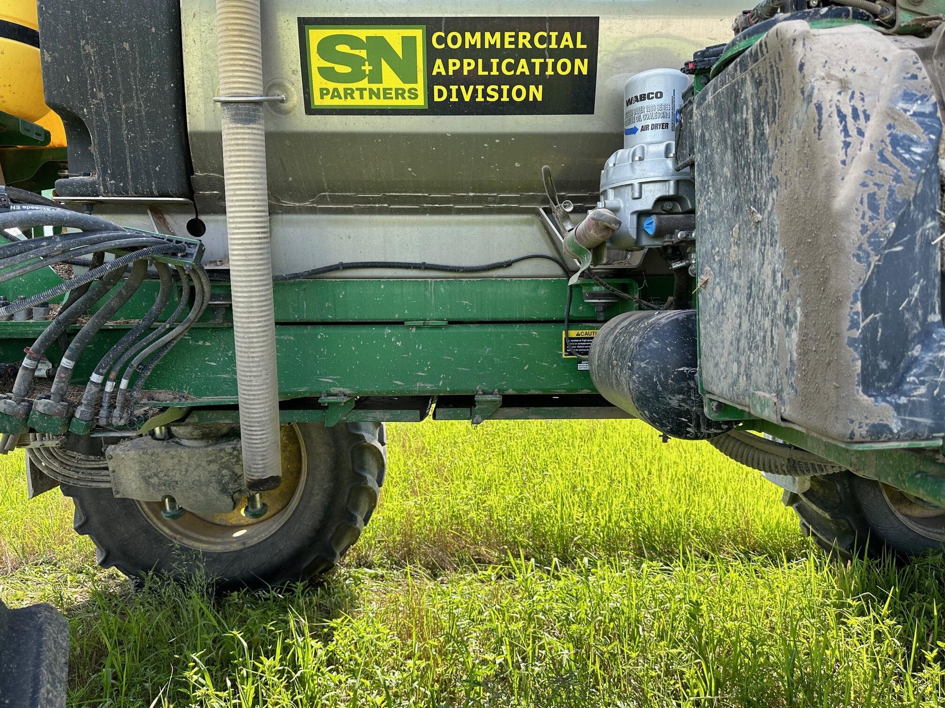 2021 John Deere R4038 Image