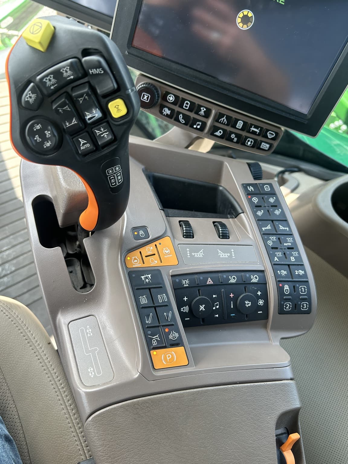 2021 John Deere R4038 Image