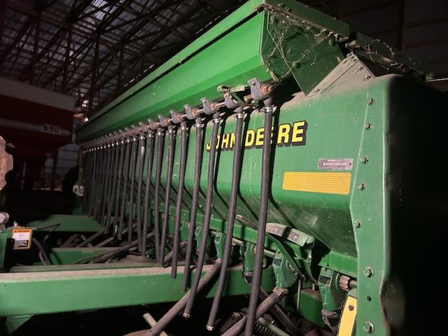 2001 John Deere 1560 Image