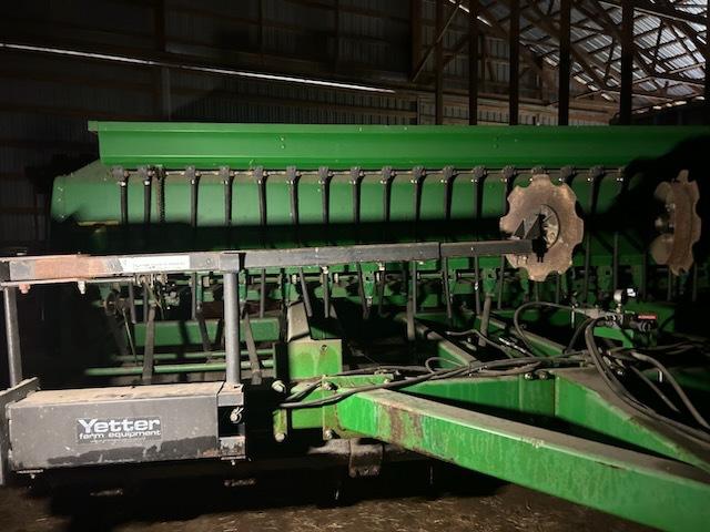 2001 John Deere 1560 Image