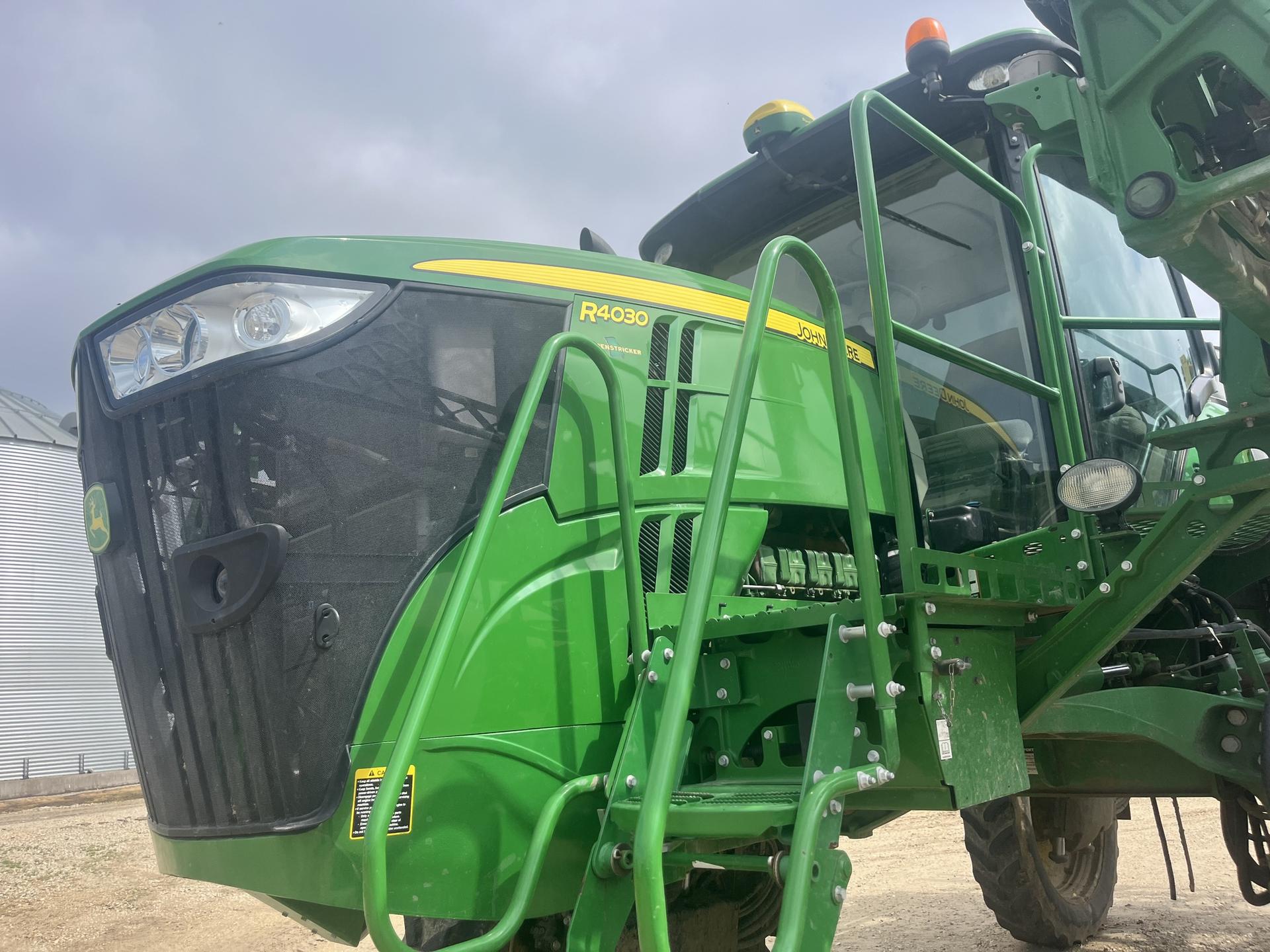 2019 John Deere R4030 Image
