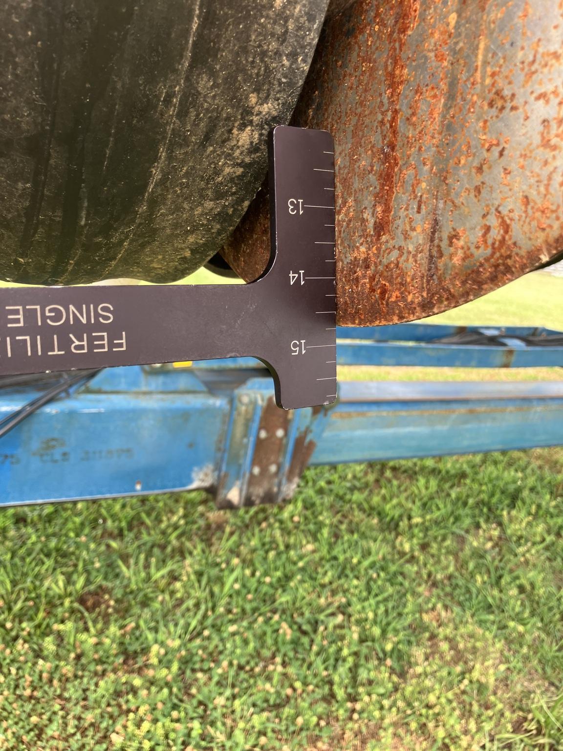 1996 Kinze 2600 Image