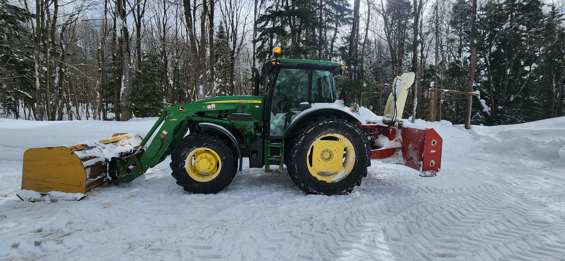 2016 John Deere 6120E Image