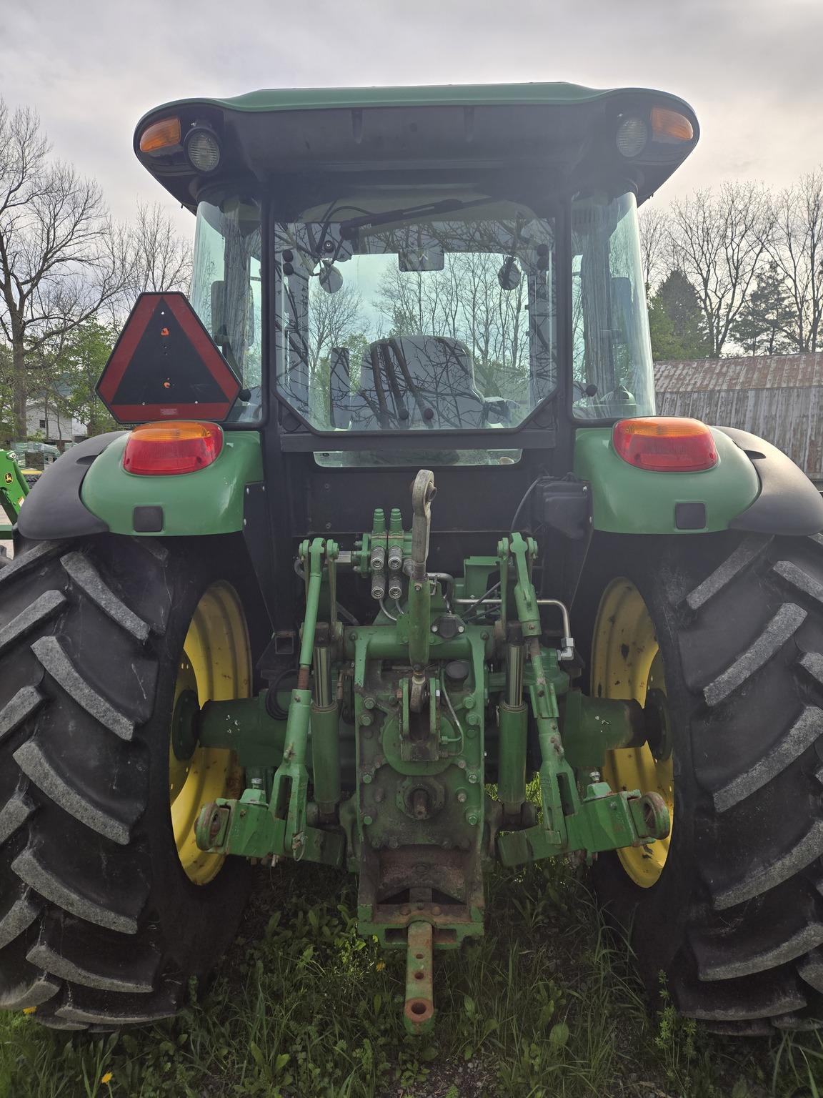 2016 John Deere 6120E Image